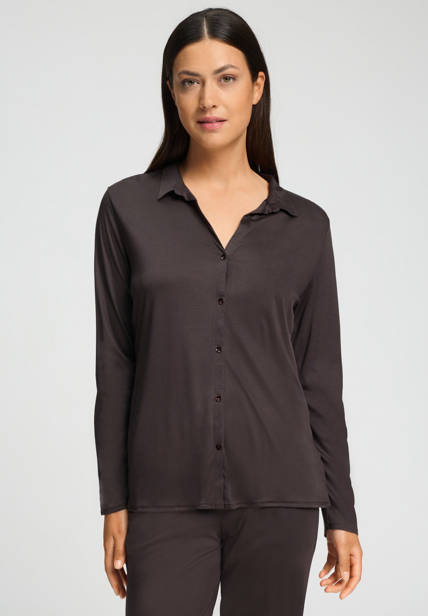 hanro-grand-central-schlafshirt-dark-mocha-modal-seide image 2