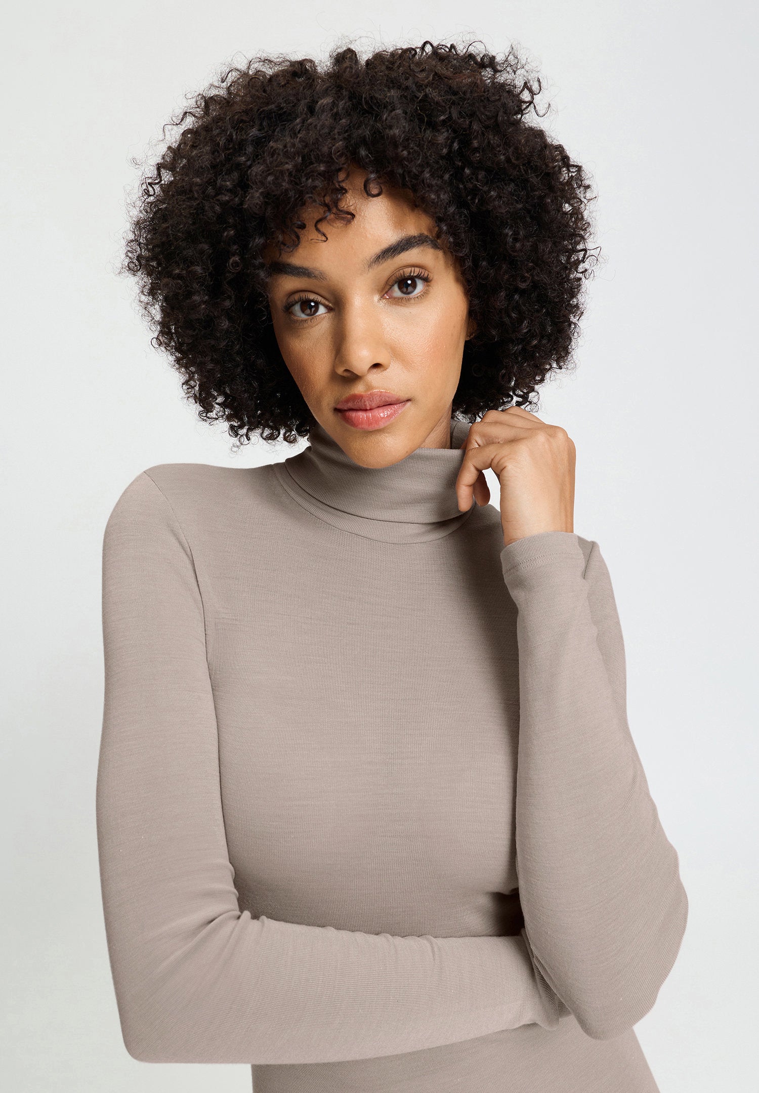 hanro-woolen-silk-rollkragenshirt-rose-grau-wolle-seide image 6