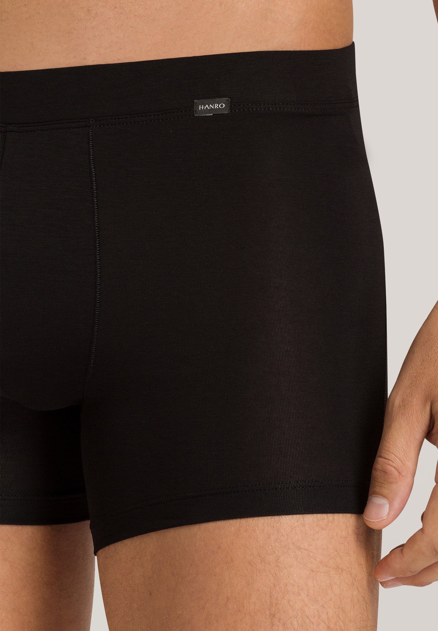 hanro-natural-function-boxer-short-lang-deep-black-tencel image 6