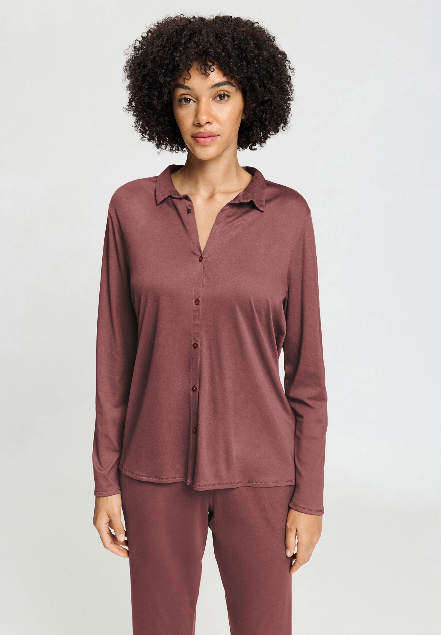 hanro-grand-central-langarm-shirt-apple-butter-modal-seide image 2