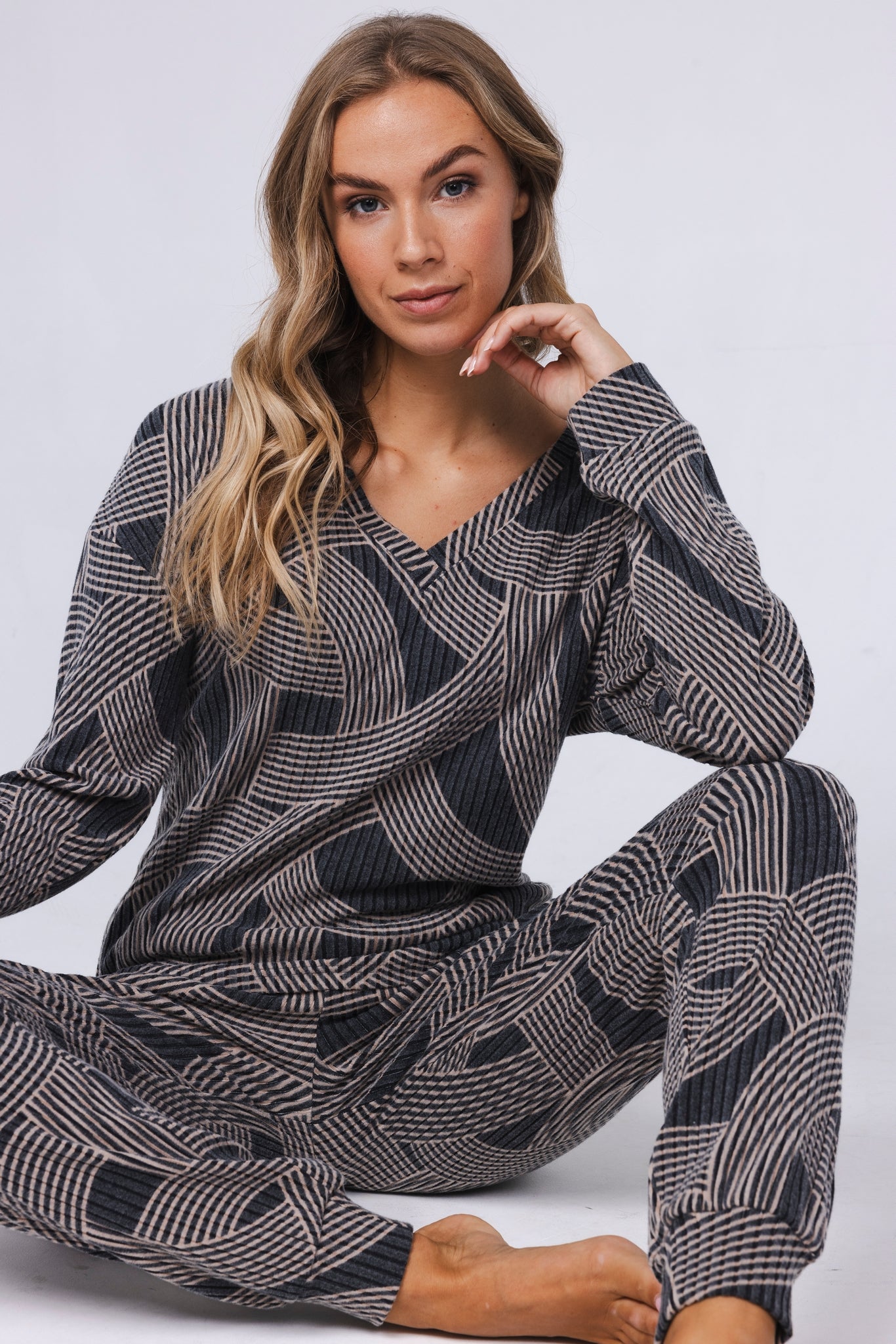 pastunette-premium-balance-pyjama-dunkelgrau-mit-print image 6