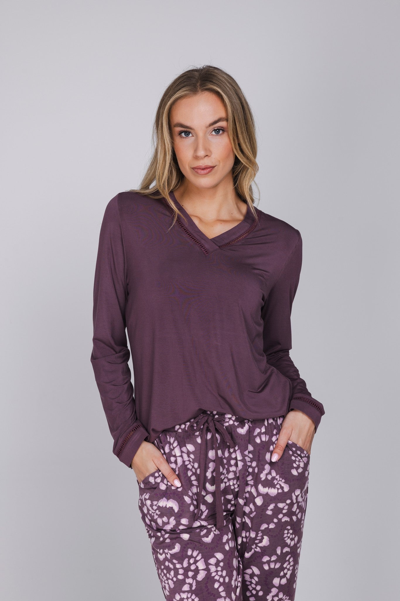 pastunette-premium-mystic-pyjama-lila-modal-v-ausschnitt image 6