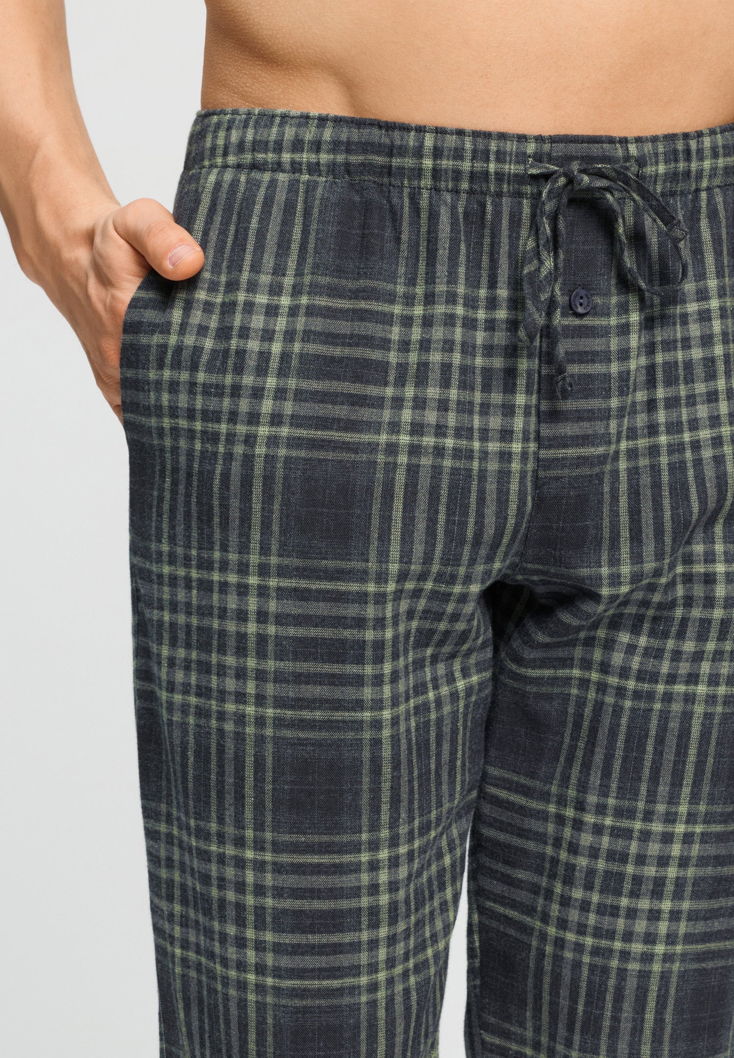 hanro-cozy-comfort-pyjamahose-lang-willow-squares-flanell image 7