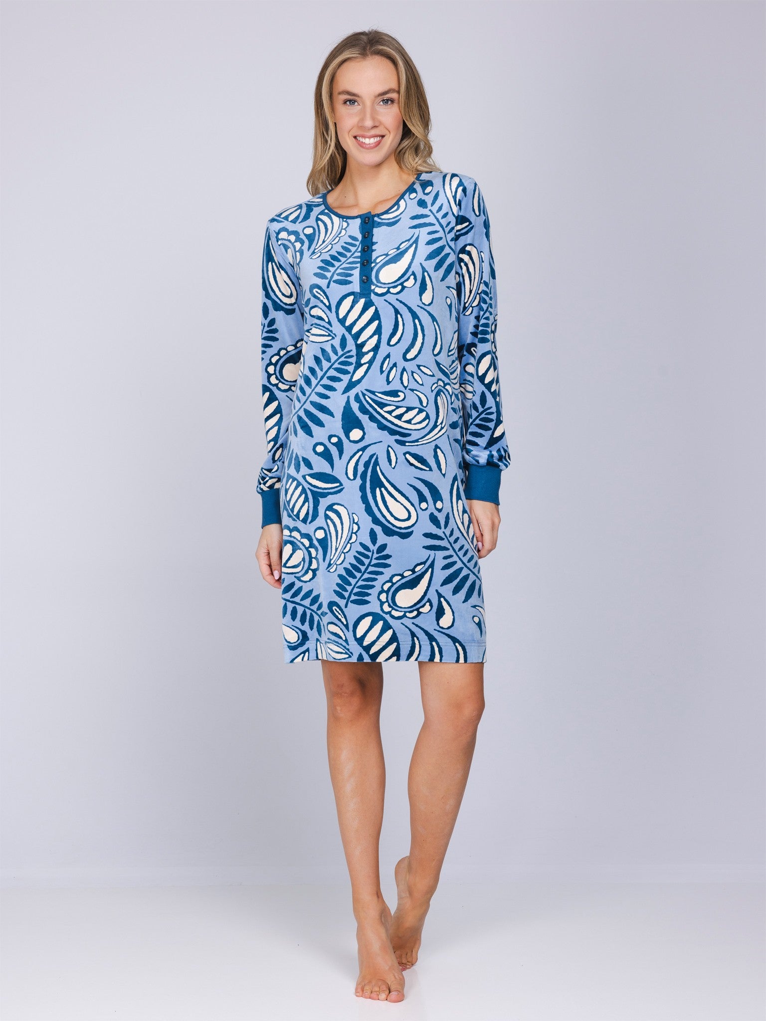 pastunette-soft-paisley-nachthemd-blau-velours-fleece image 3