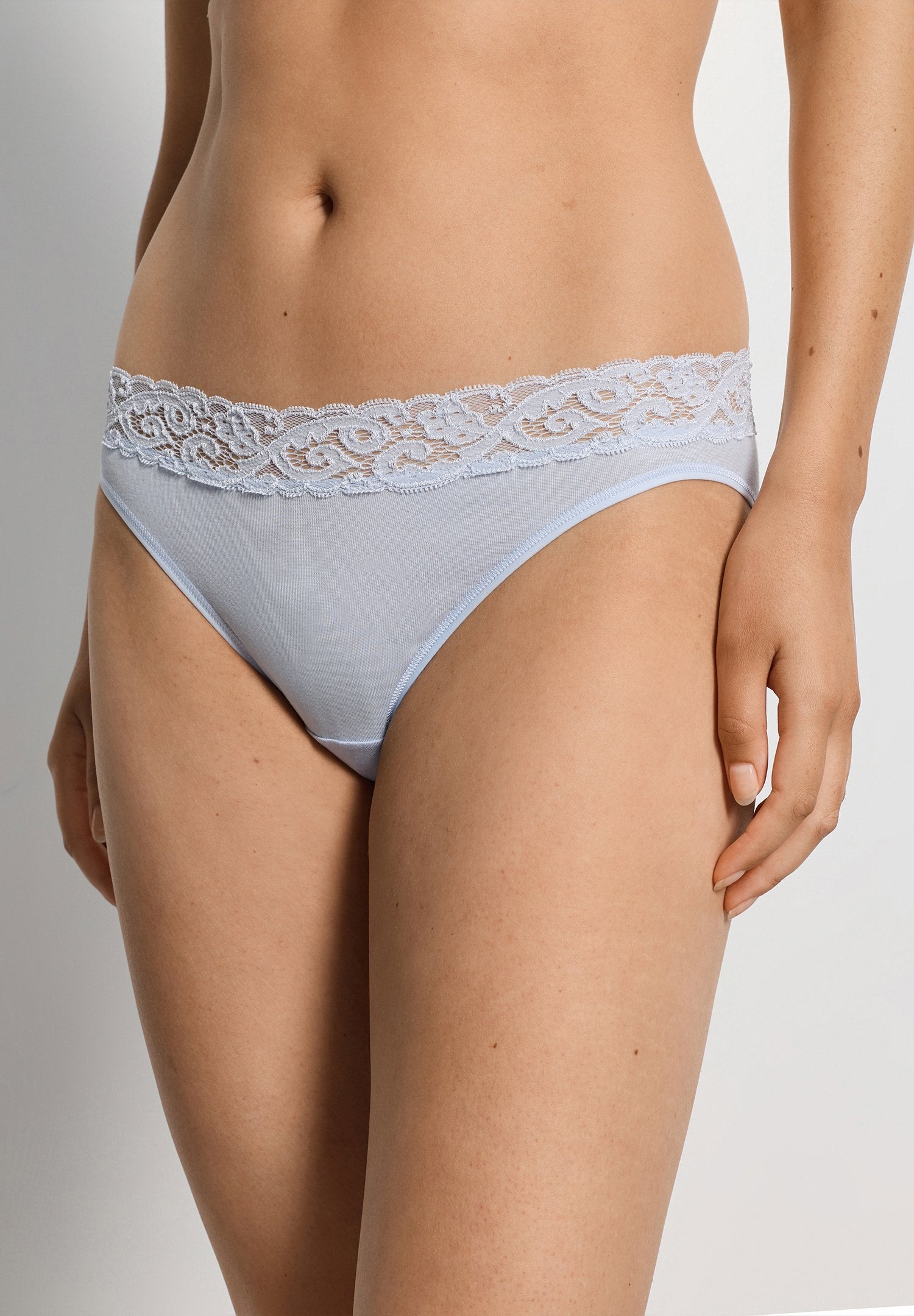 hanro-moments-071481-mini-slip-blue-dove-baumwolle-spitze image 2