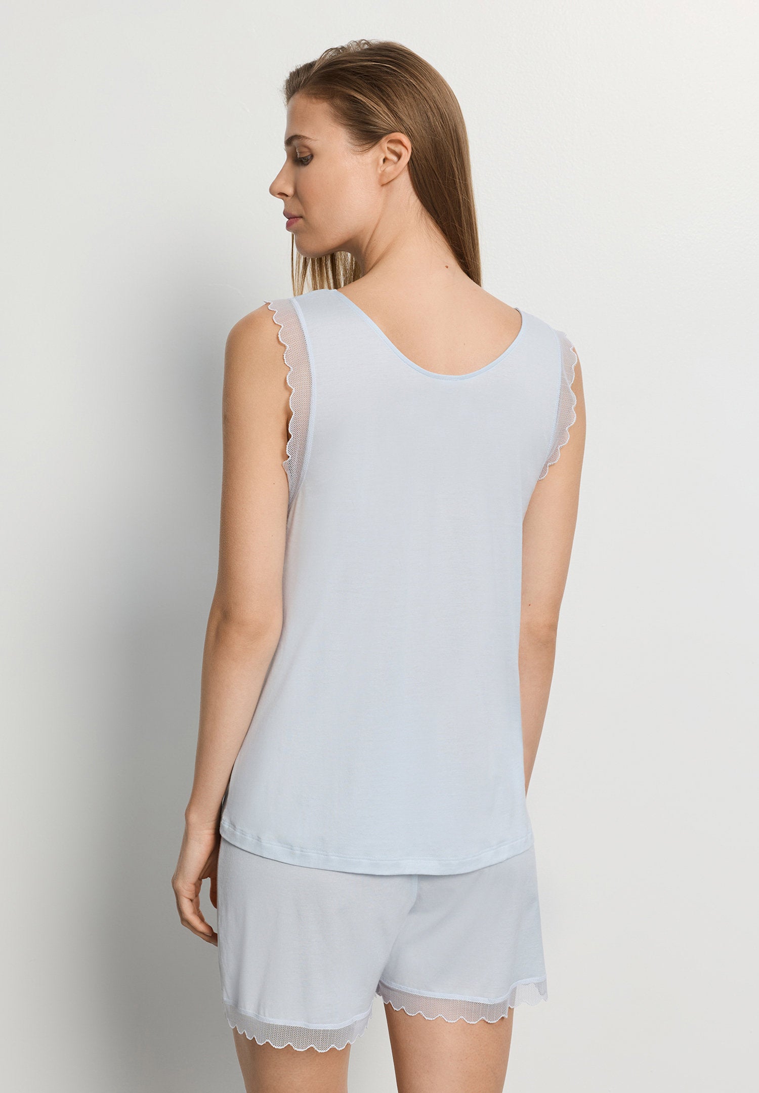hanro-inaya-kurzpyjama-rmellos-watery-blue-pima-cotton image 4