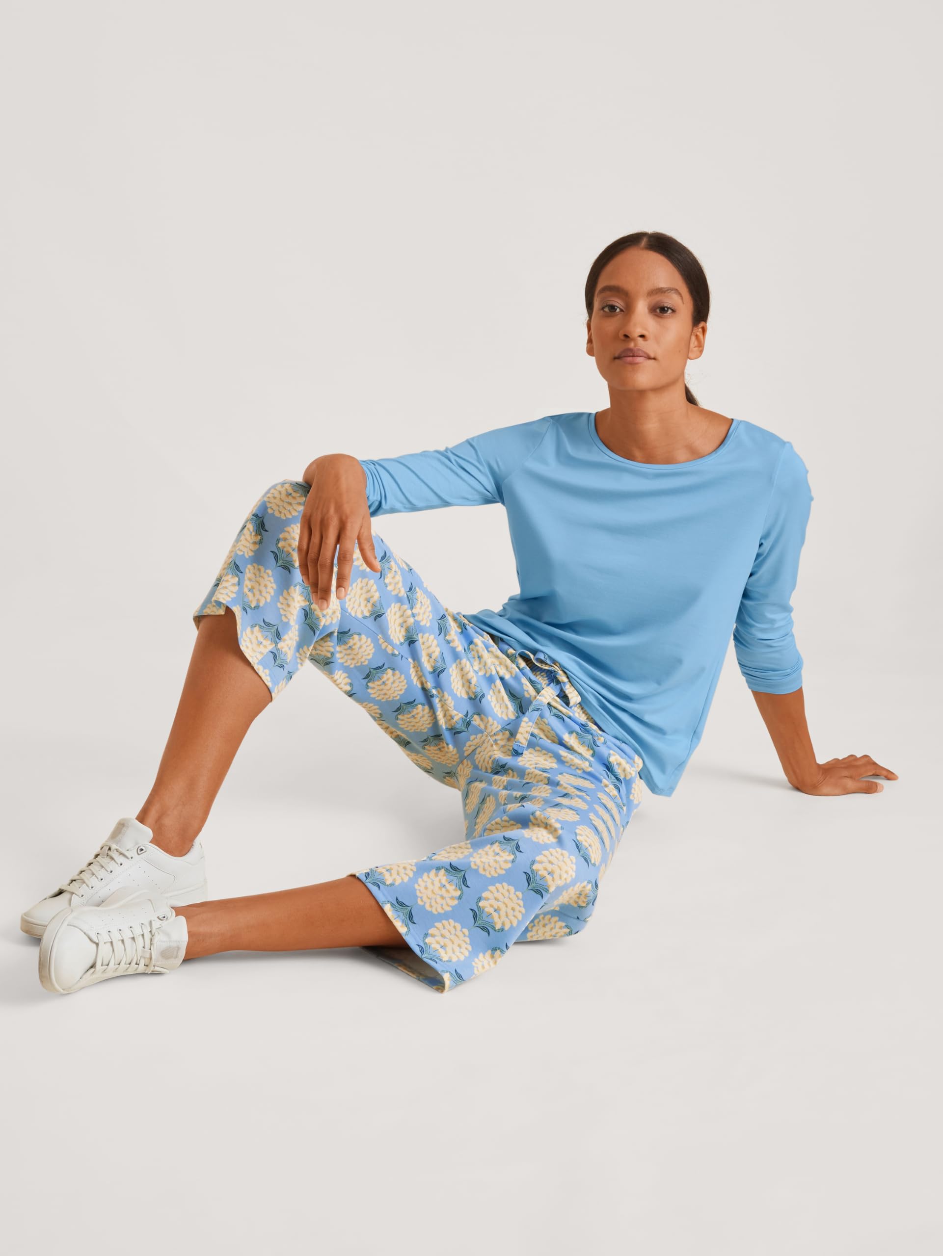calida-favourites-lounge-7-8-hose-paisley-placid-blue-damen image 5