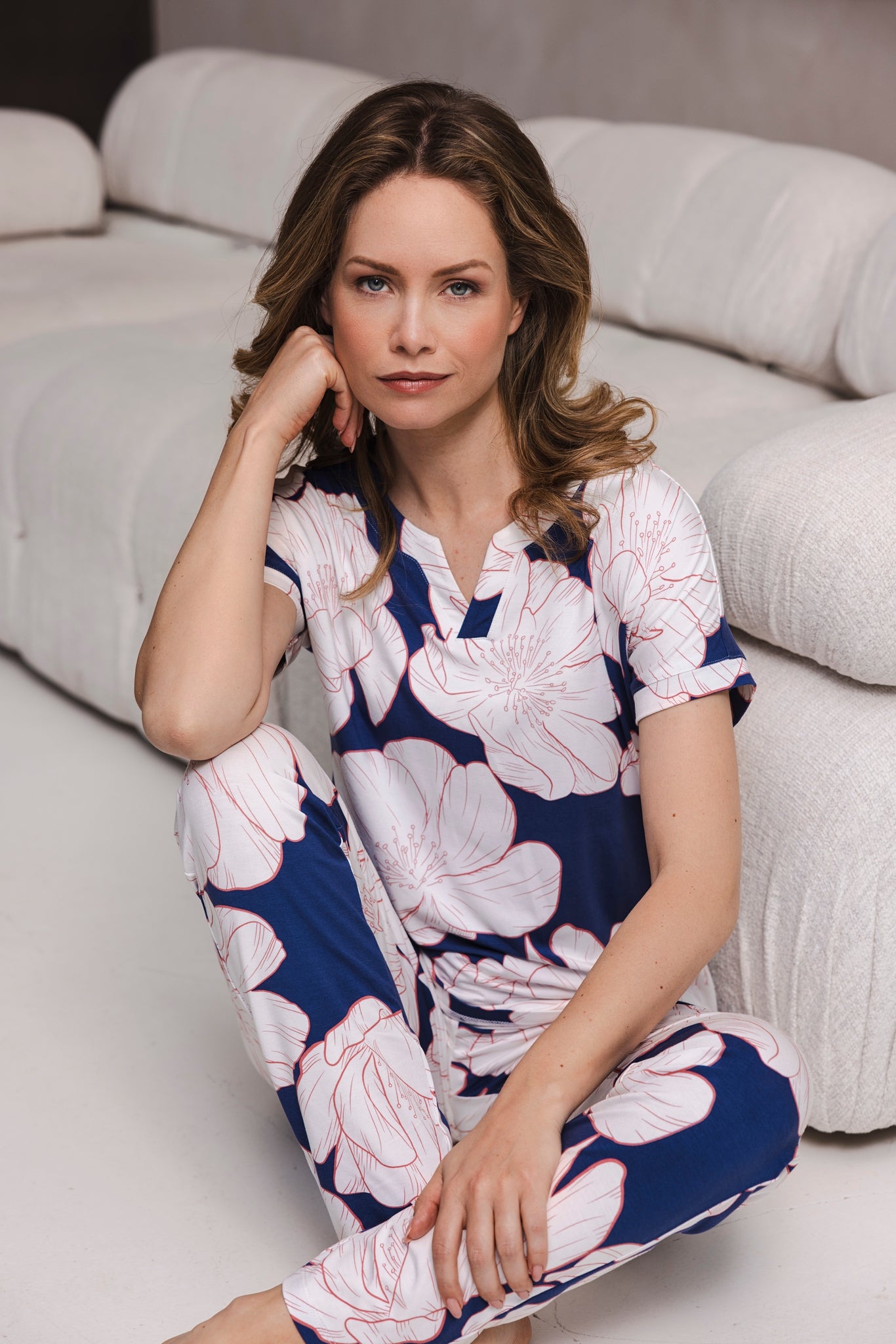 pastunette-premium-whispering-petals-pyjama-blau-blumen image 1