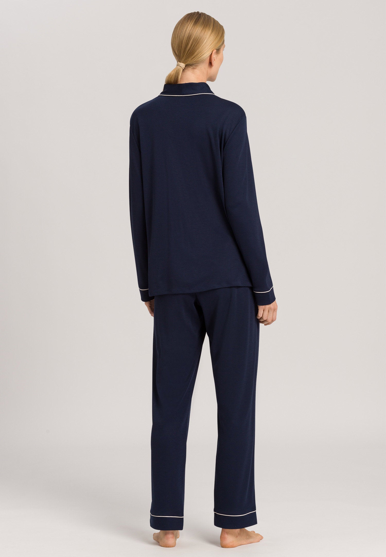 hanro-natural-comfort-pyjama-lang-deep-navy-tencel image 4