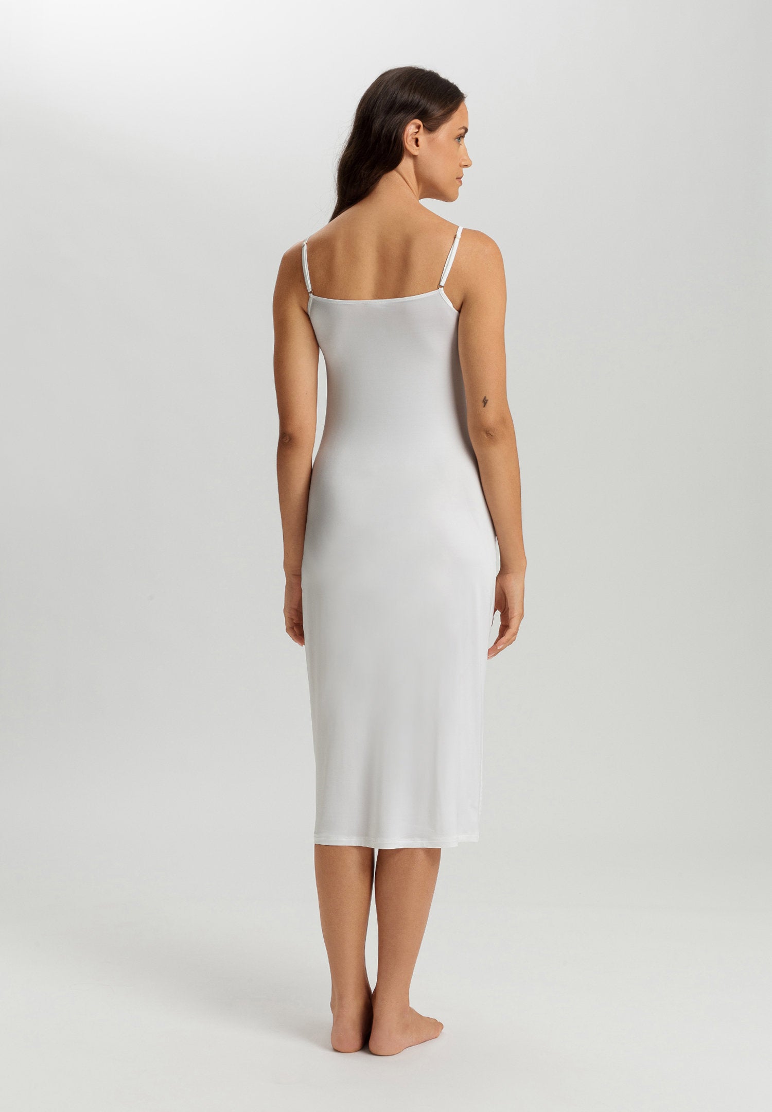 hanro-satin-deluxe-bodydress-unterkleid-off-white-110cm-satin image 4