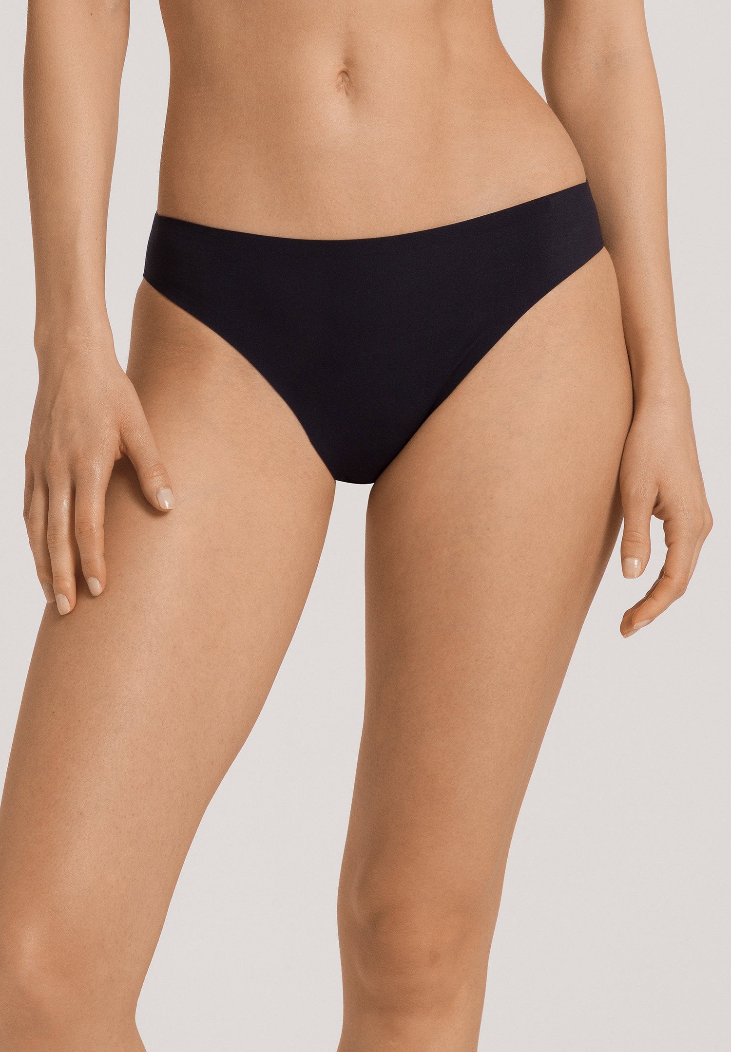 hanro-invisible-touch-mini-briefs-slip-schwarz-nahtlos image 2