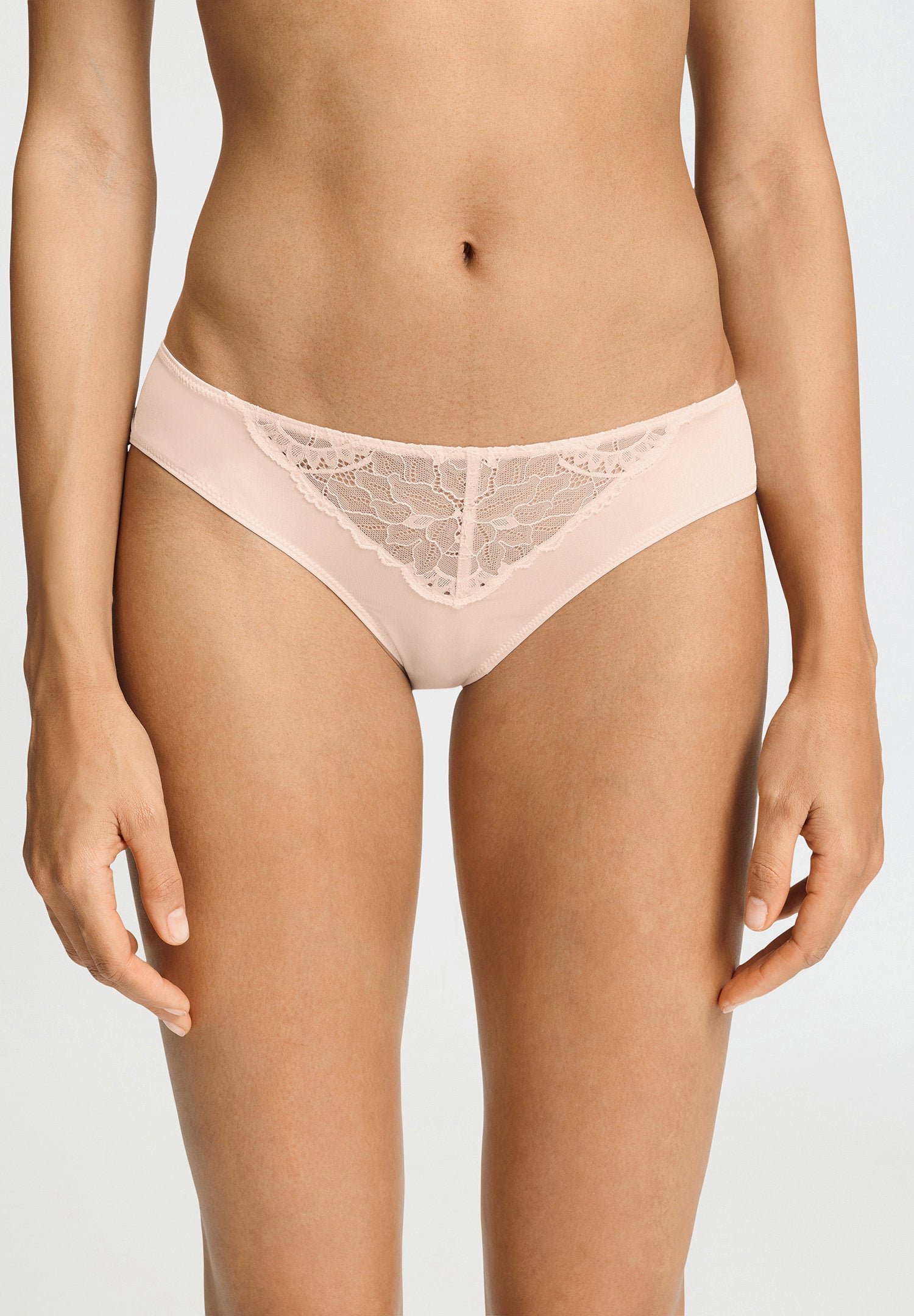 hanro-azelia-mini-slip-creamy-glass-viskose-spitze image 2