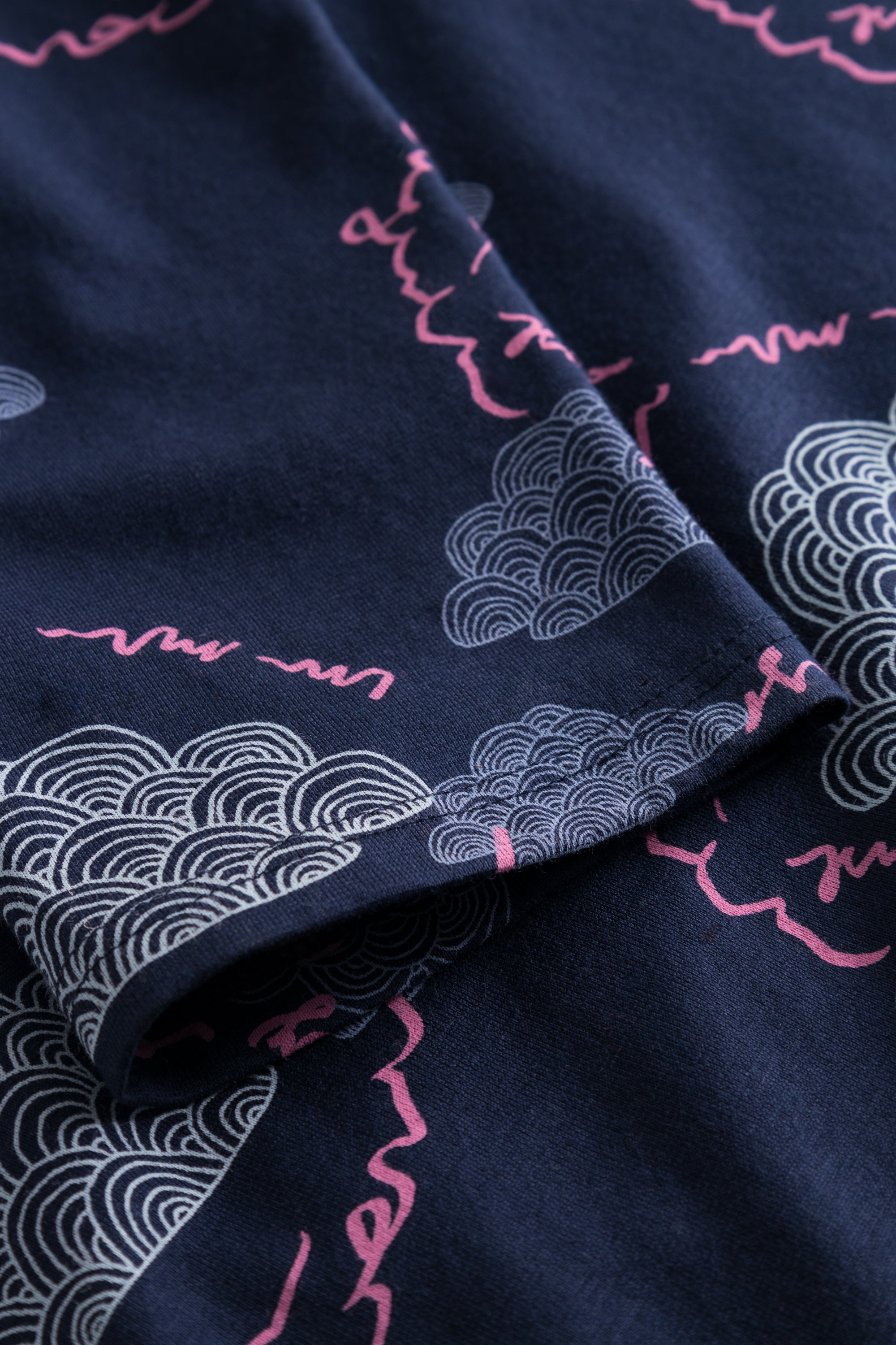 r-sch-be-happy-shirt-langarm-blau-mit-wolkenprint image 7