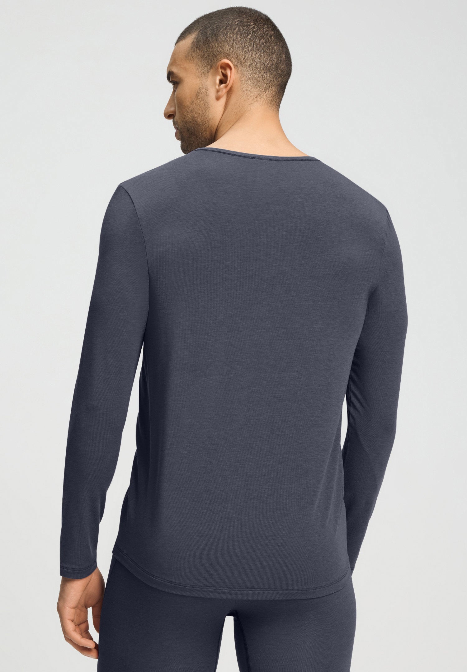 hanro-natural-function-langarmshirt-stormy-gray-tencel image 4