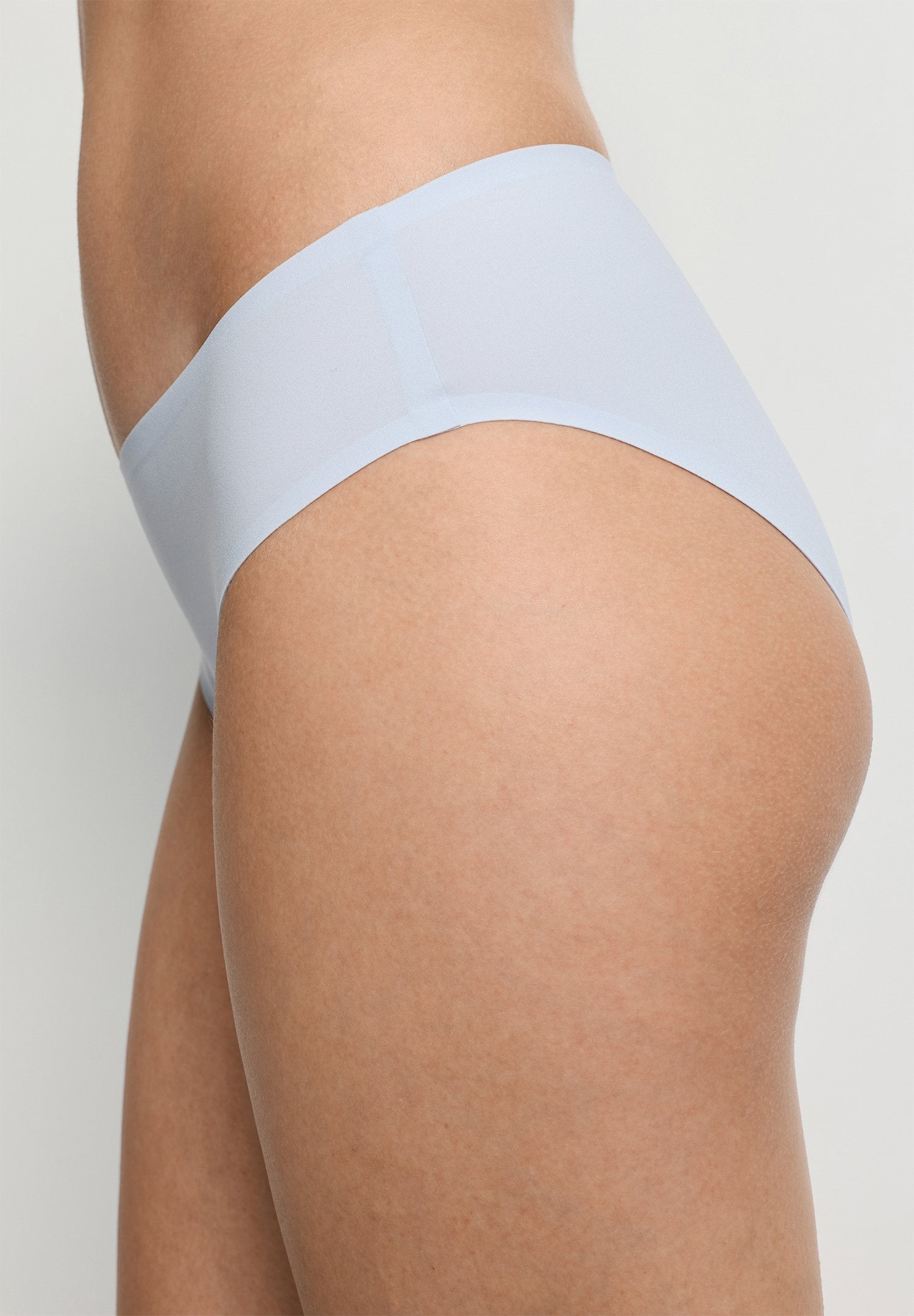 hanro-invisible-touch-midi-slip-blue-dove-nahtlos image 6