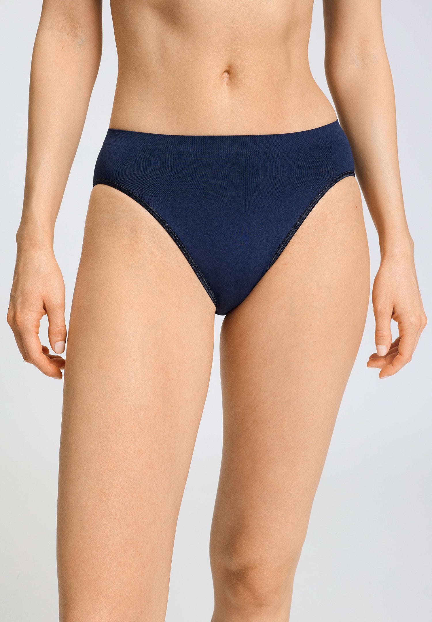 hanro-touch-feeling-midi-briefs-slip-deep-navy-mikrofaser image 2
