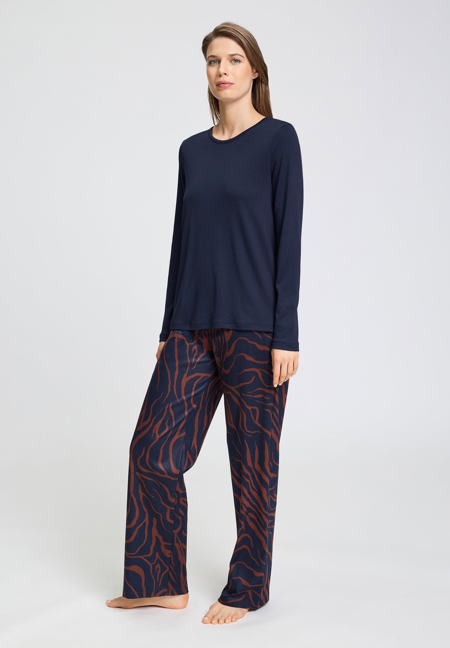 hanro-loungy-nights-langarm-shirt-deep-navy-baumwolle image 5