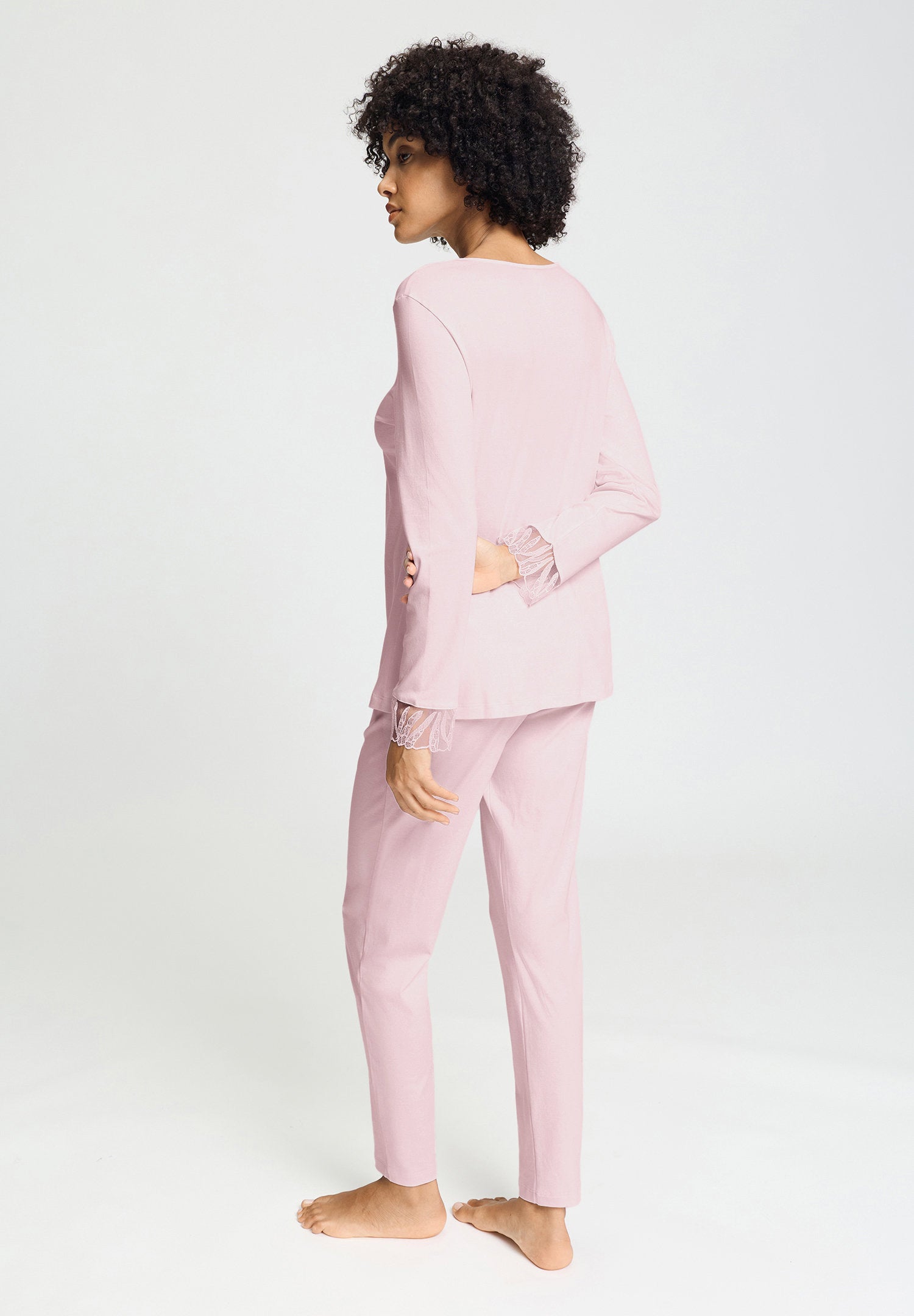 hanro-rosaria-pyjama-langarm-rose-bath-baumwolle-stickerei image 4