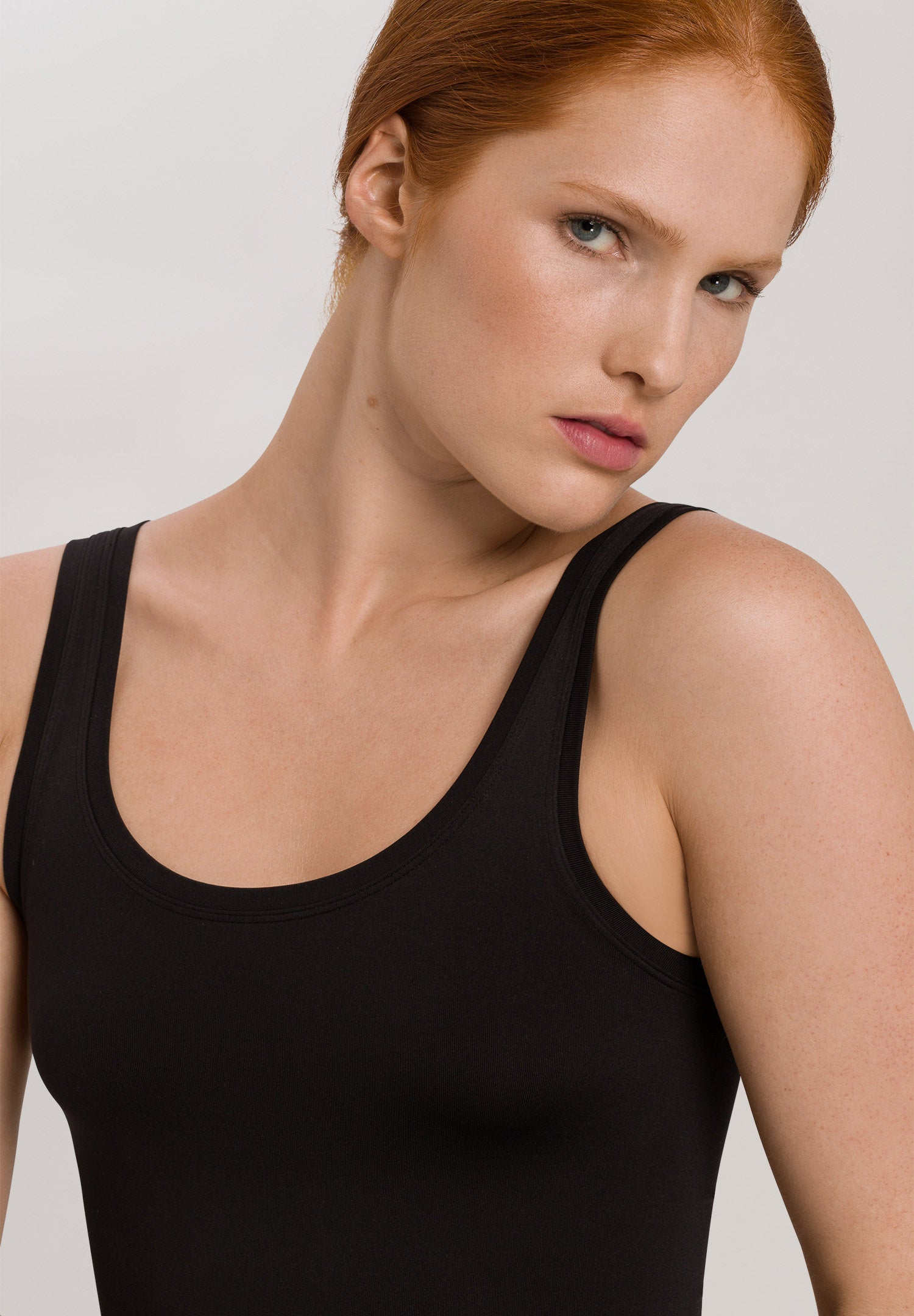 hanro-touch-feeling-tank-top-071814-top-schwarz-microfaser image 6
