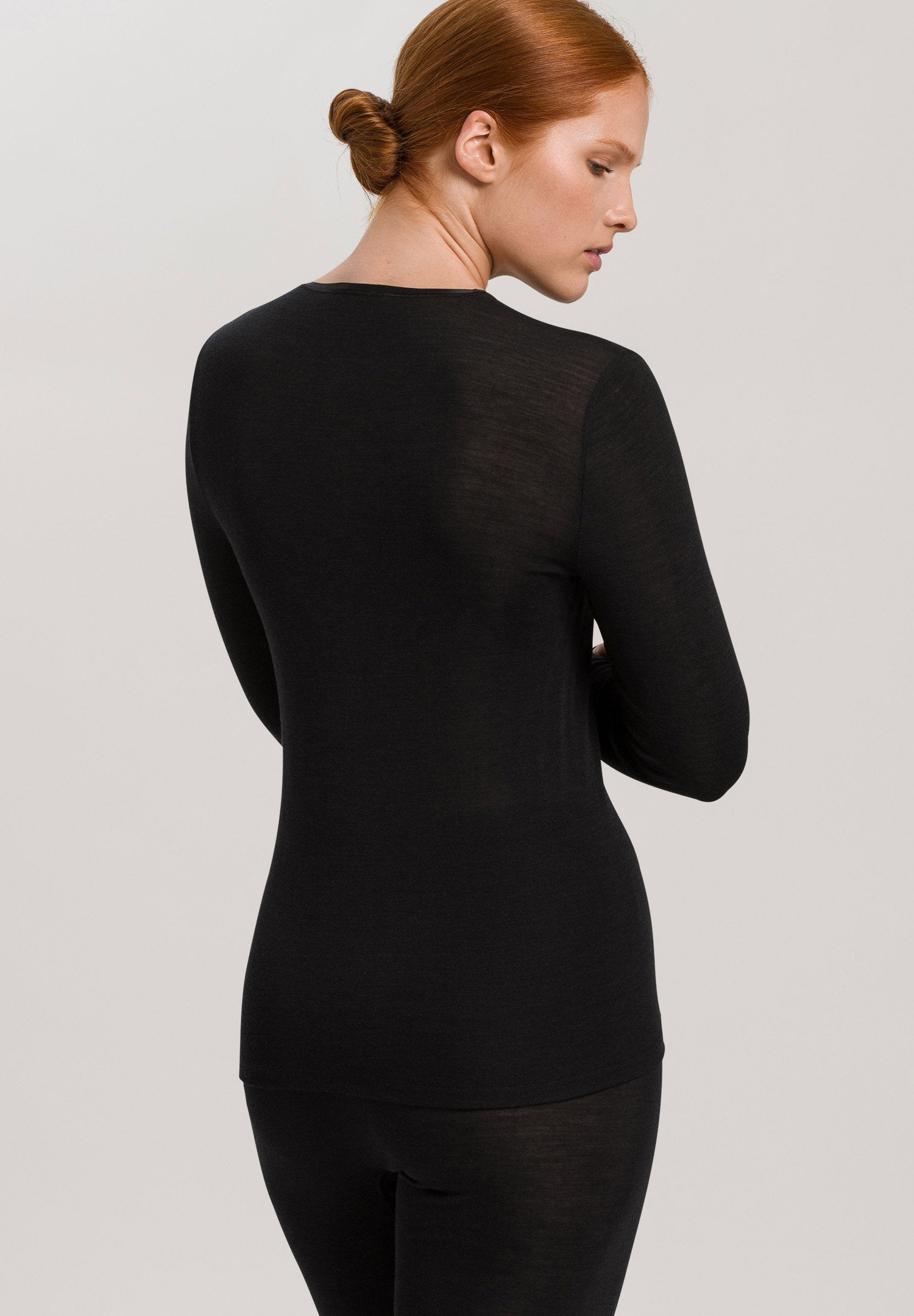 hanro-woolen-silk-shirt-langarm-schwarz-wolle-seide-top image 4