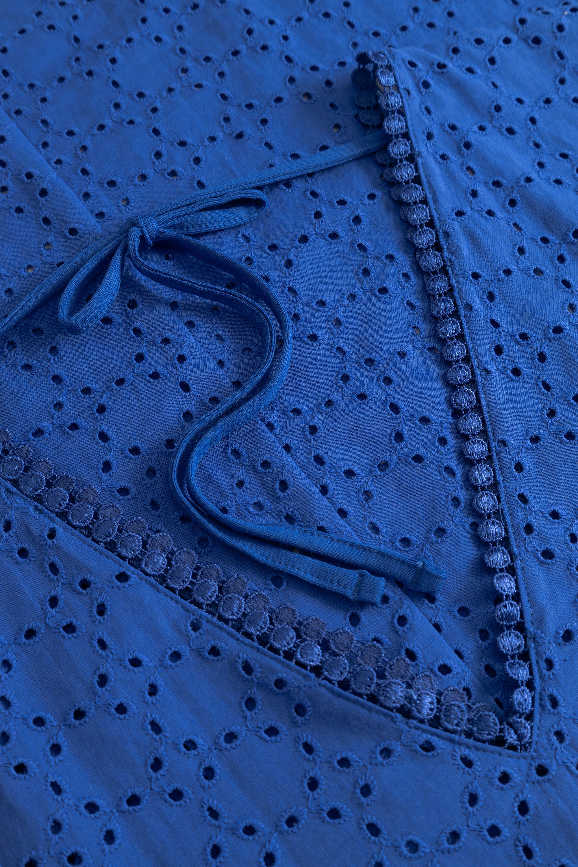 r-sch-be-happy-strandkleid-kurz-blau-baumwolle-lochmuster image 4