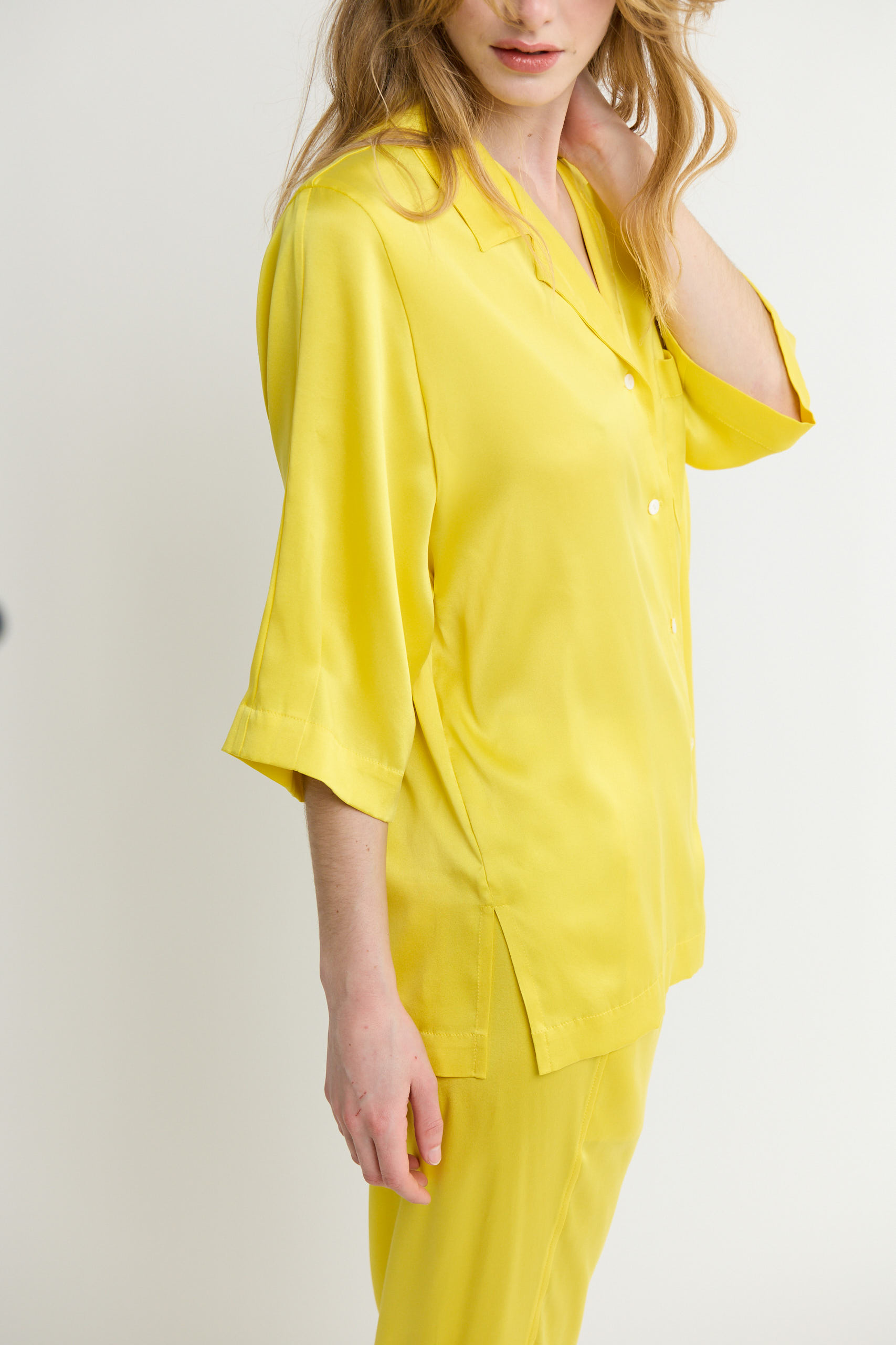 sunday-in-bed-mia-top-schlafshirt-seidensatin-dreiviertelarm image 3