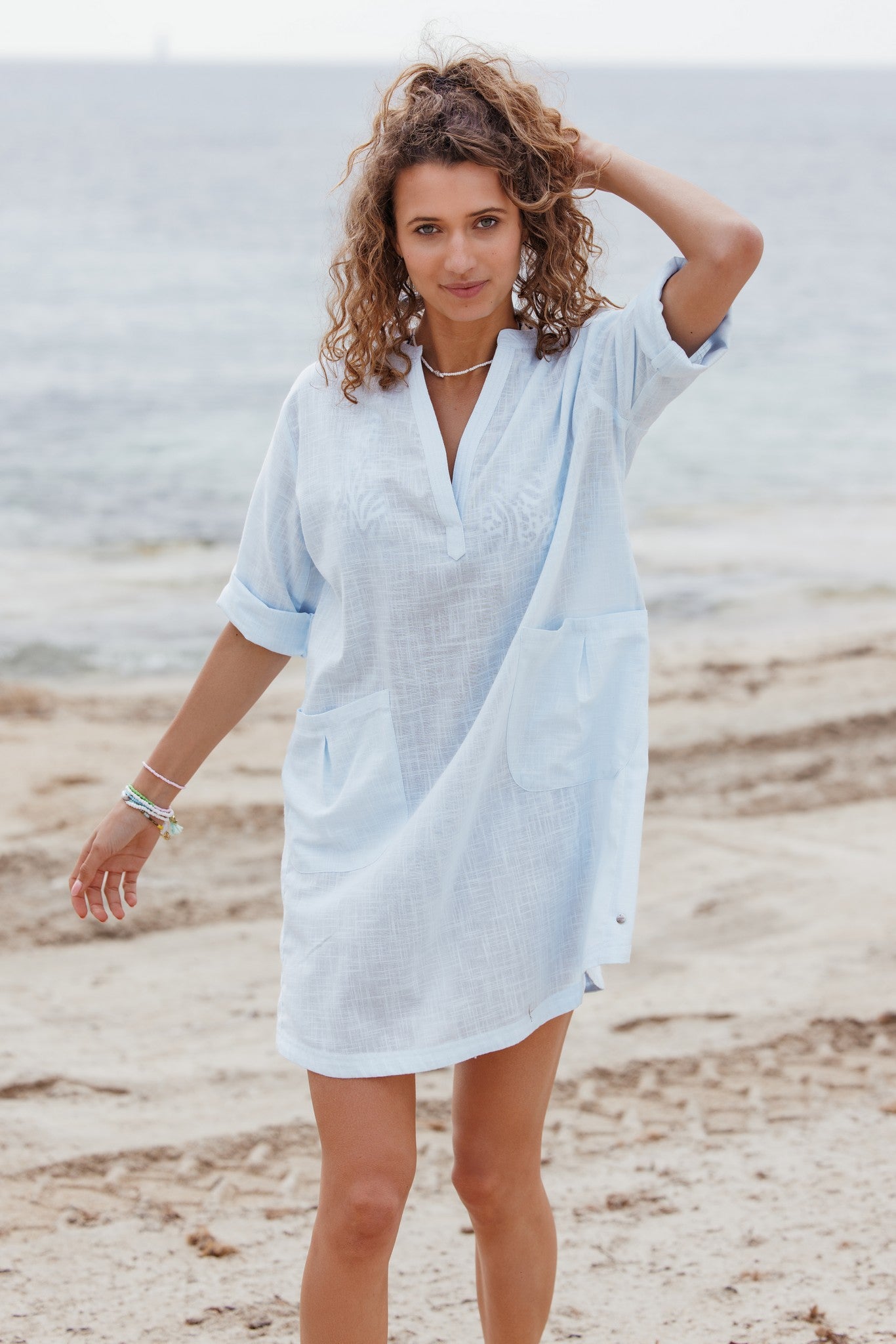 myrebelle-blue-bay-strandkleid-hellblau-baumwolle-taschen image 2