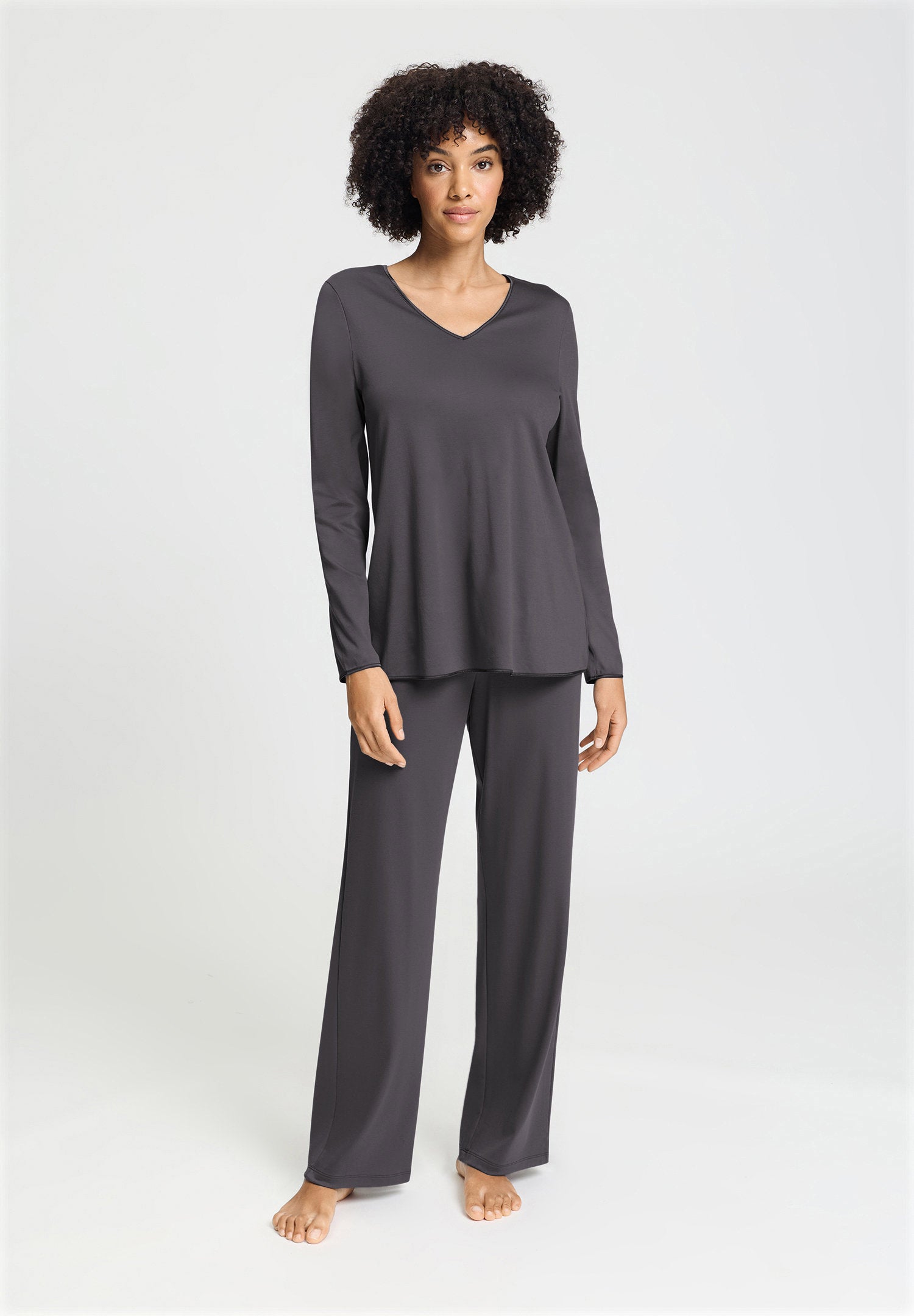 hanro-cotton-silk-pyjama-langarm-boulevard-seide image 2