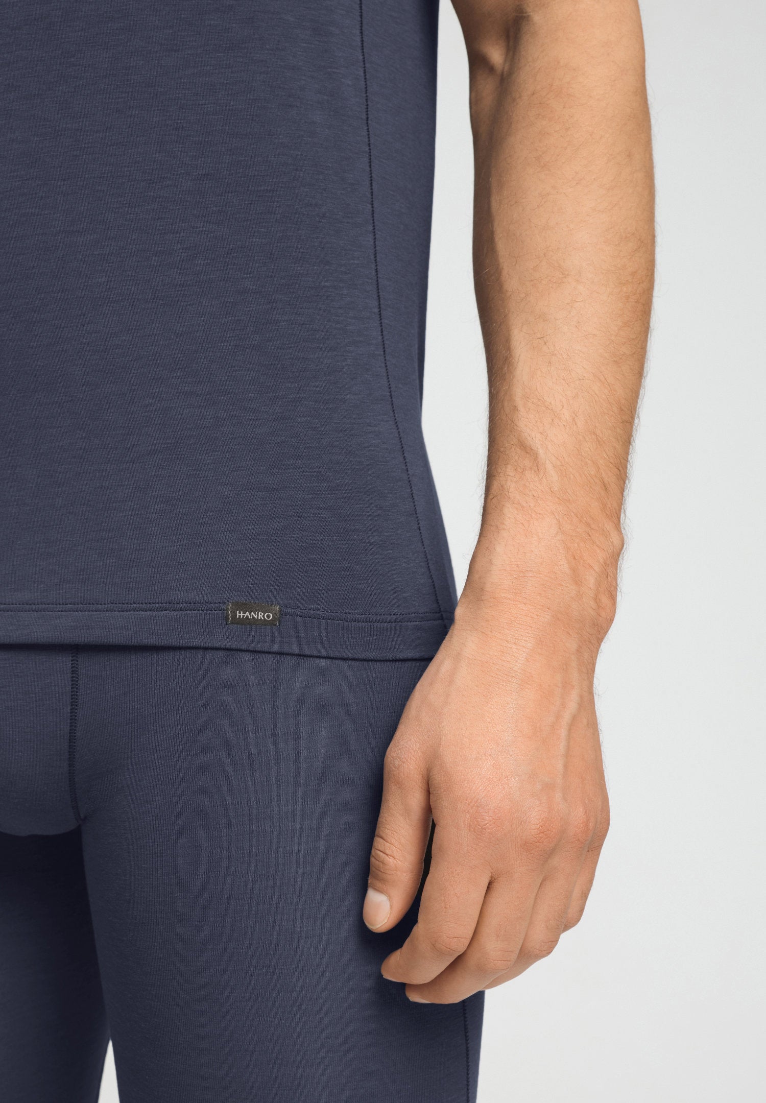hanro-natural-function-shirt-v-ausschnitt-stormy-gray-lyocell image 7