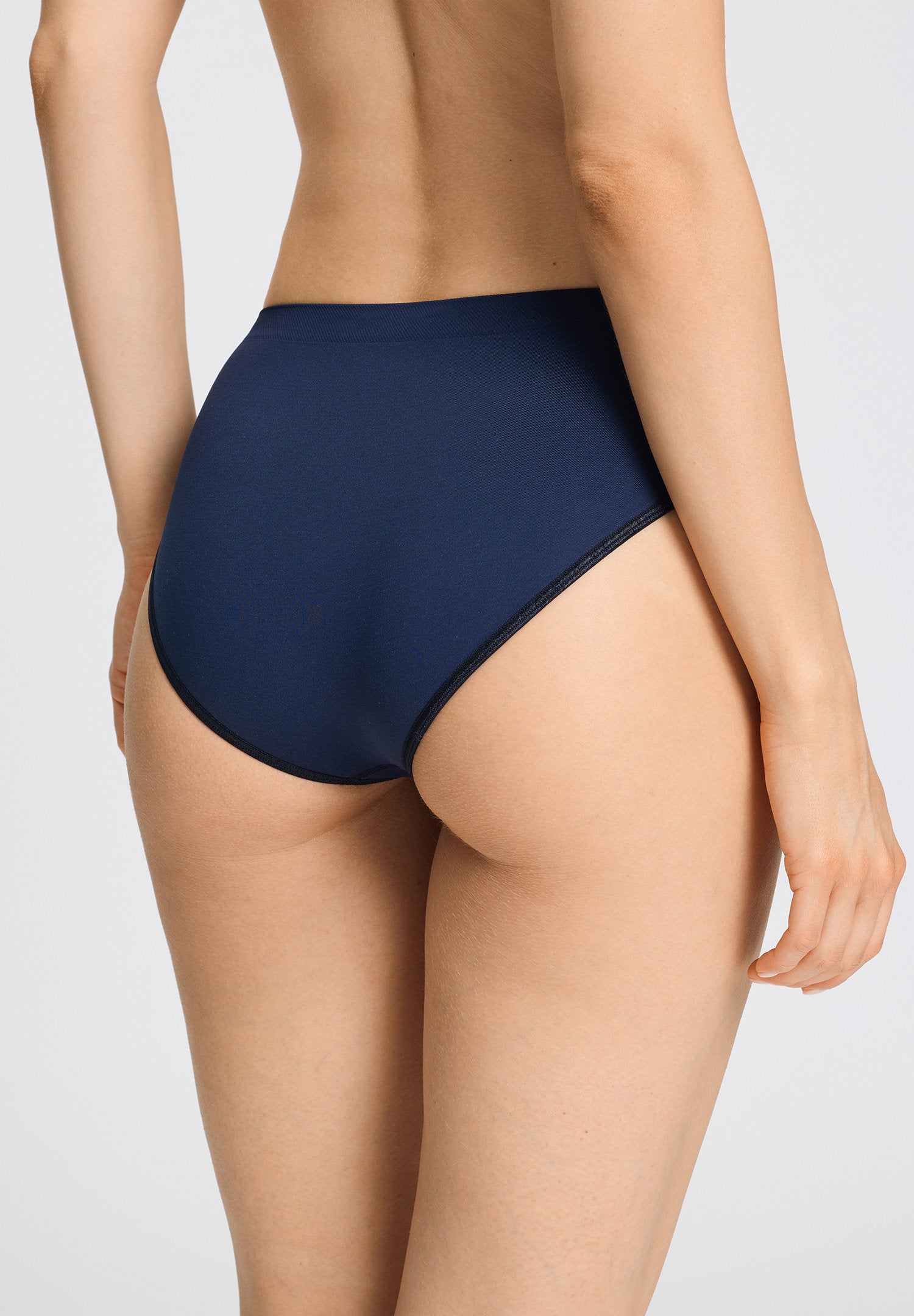 hanro-touch-feeling-midi-briefs-slip-deep-navy-mikrofaser image 4
