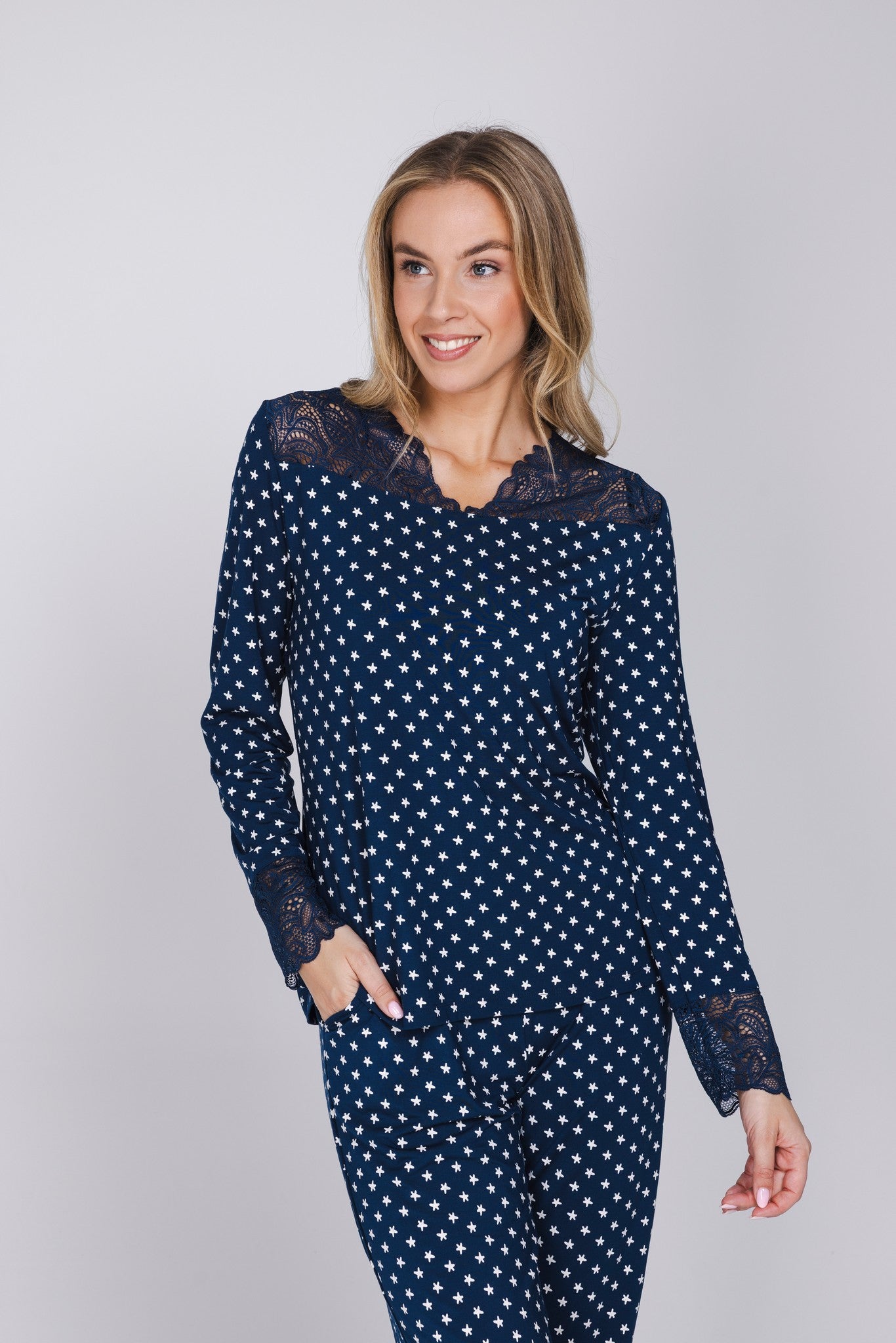 pastunette-premium-blue-mirage-pyjama-blau-modal-spitze image 4