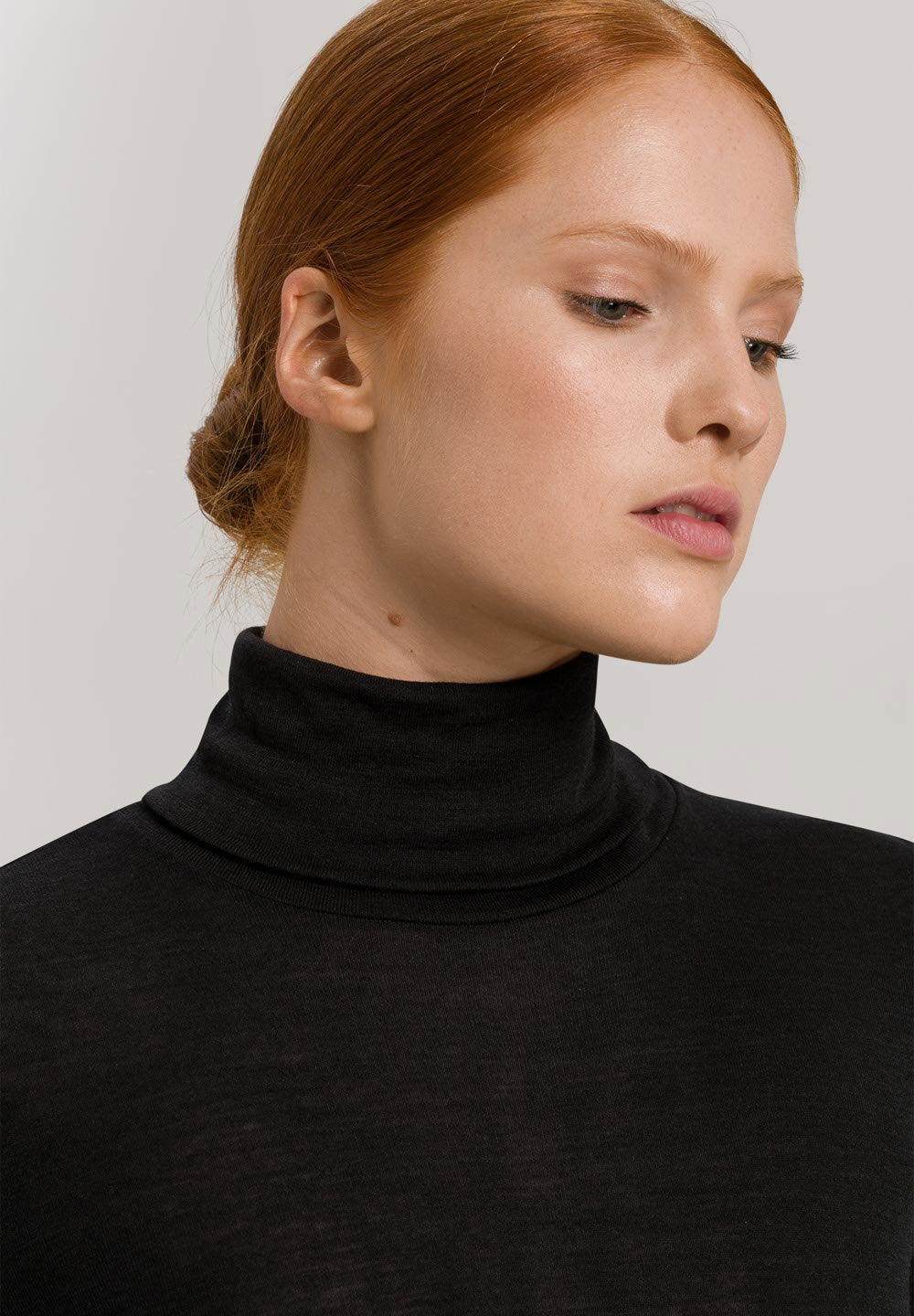 hanro-woolen-silk-turtle-neck-shirt-rolli-schwarz-nahtlos image 6