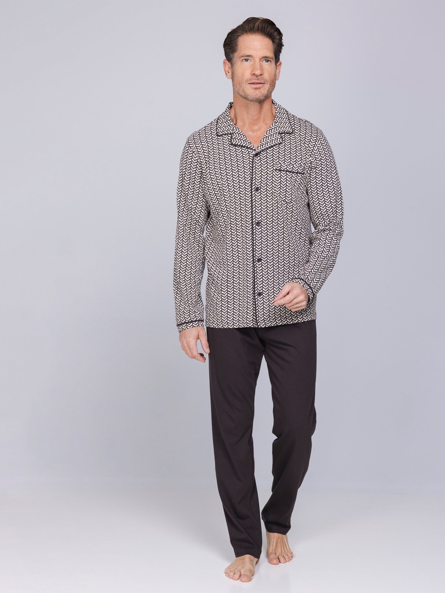 pastunette-urban-essence-herren-pyjama-braun-baumwolle-2 image 4