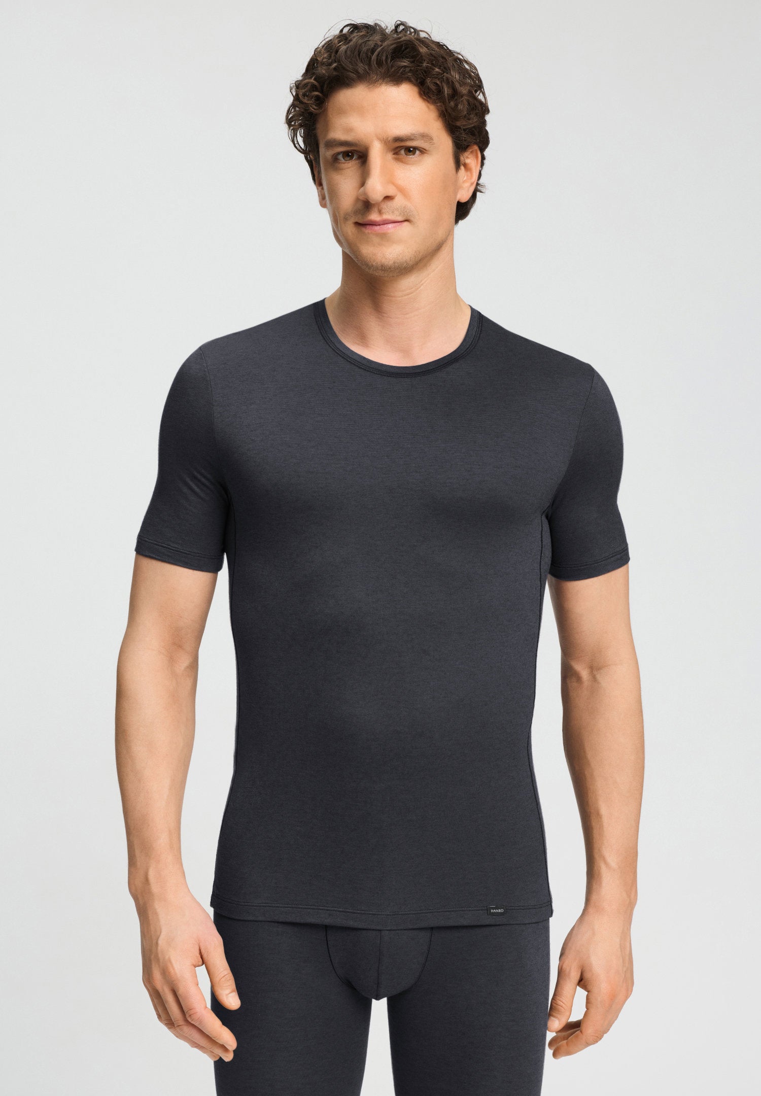 hanro-natural-function-smart-function-t-shirt-charcoal-art-merino image 2