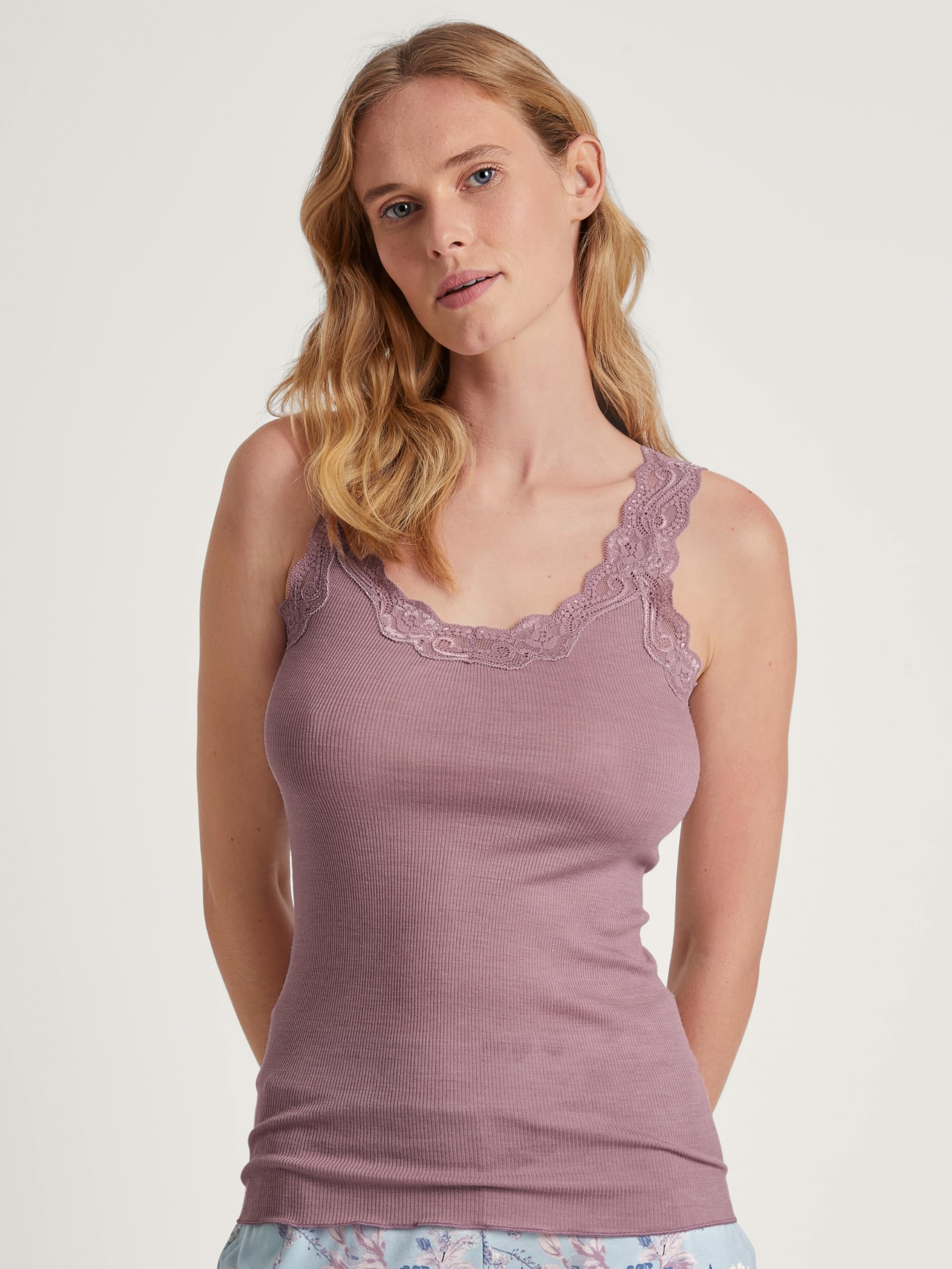 calida-richesse-lace-t-shirt-wolle-seide-gr-48-50 image 2