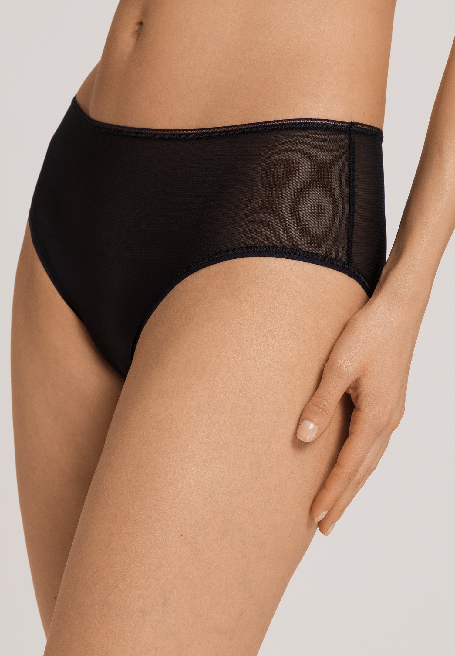 hanro-smooth-illusion-maxi-slip-schwarz-t-ll-gr-m image 6