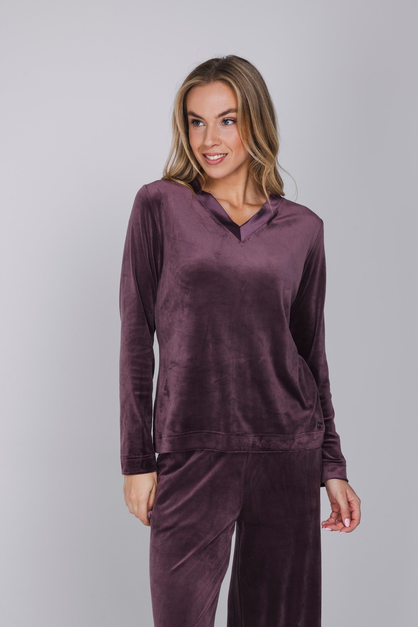 pastunette-premium-lunar-lines-pyjama-lila-velours-langarm image 5