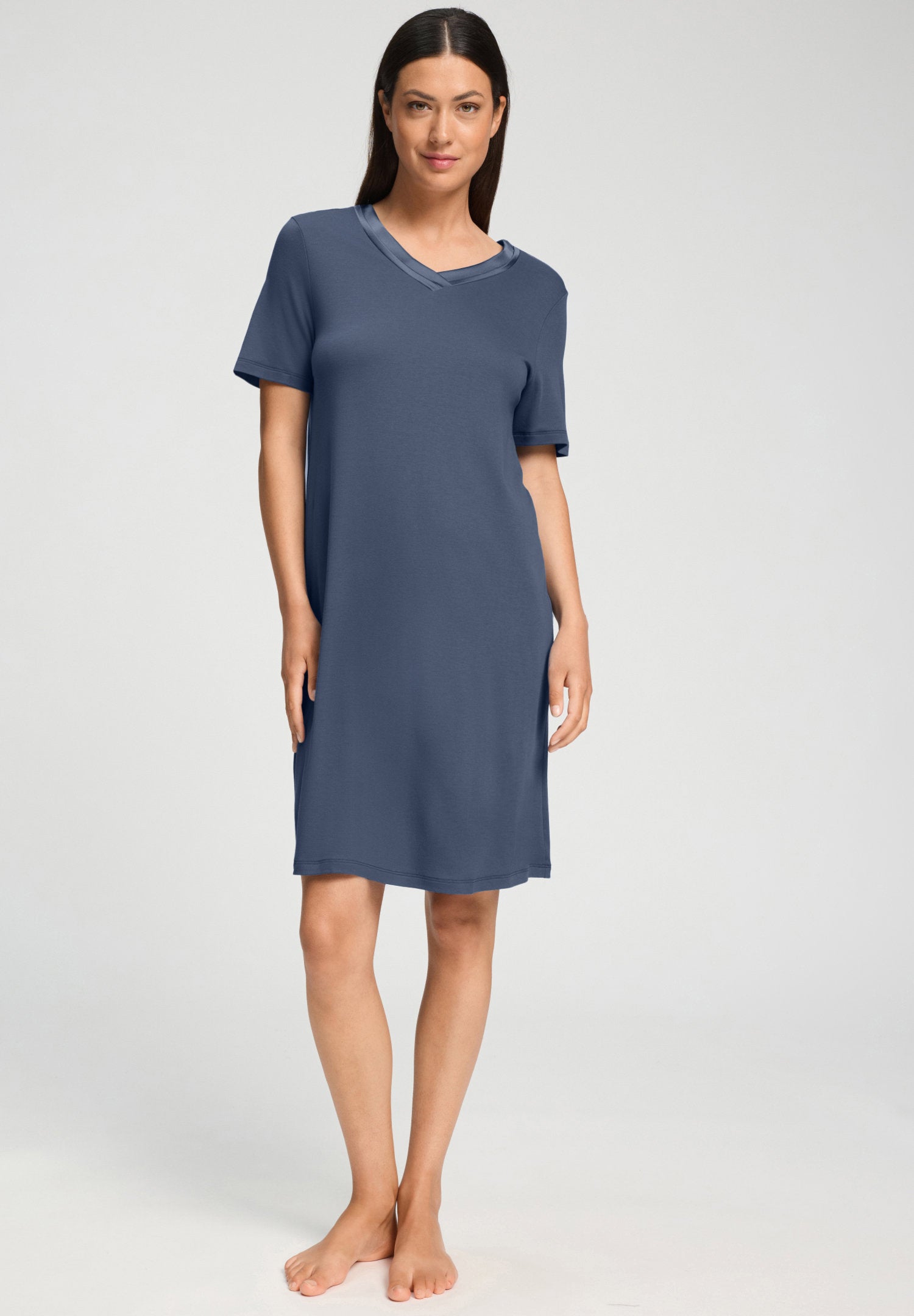 hanro-tyra-nachthemd-kurzarm-100cm-vintage-indigo-seide image 2