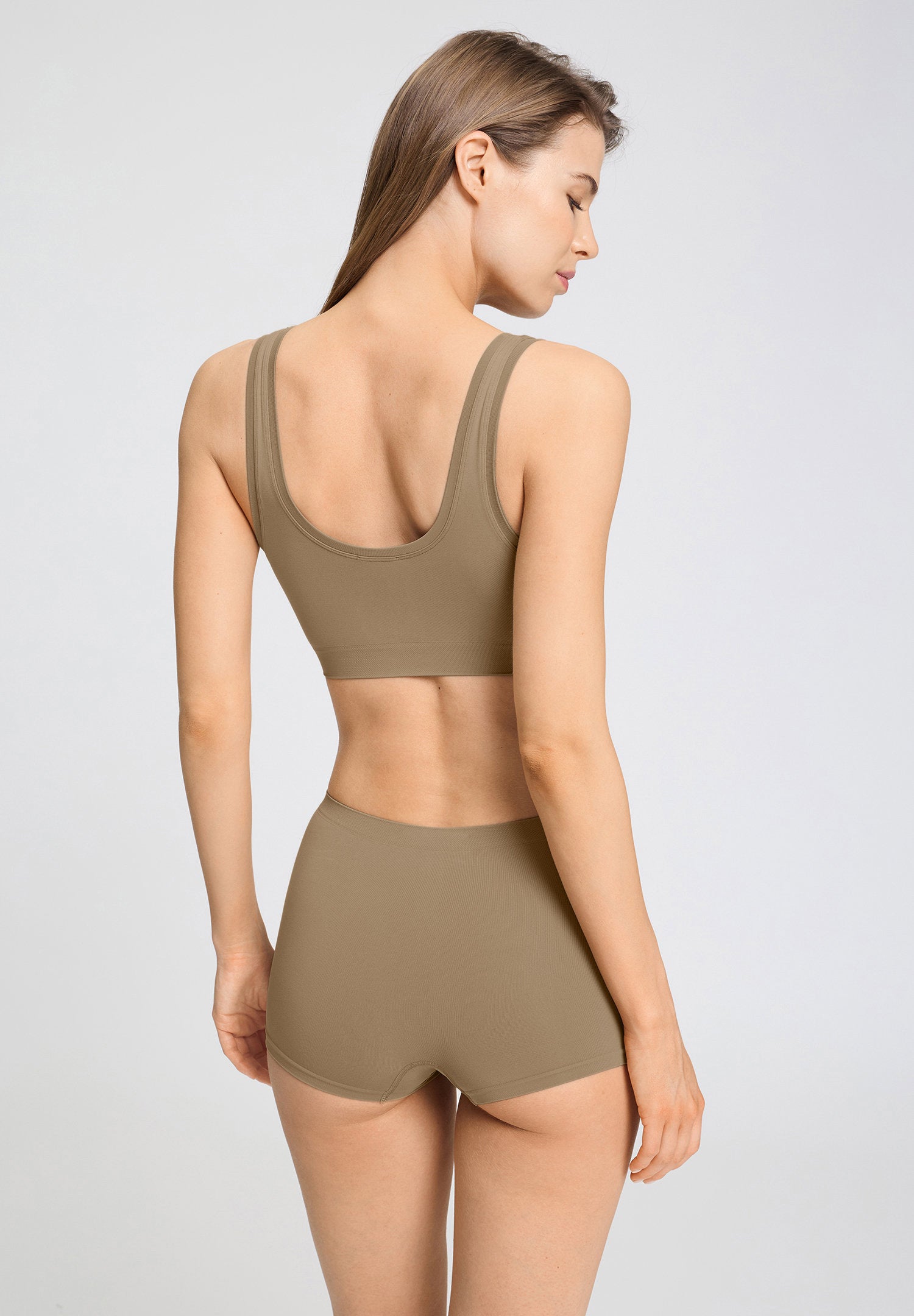 hanro-touch-feeling-crop-top-bustier-suede-camel-microfaser image 4