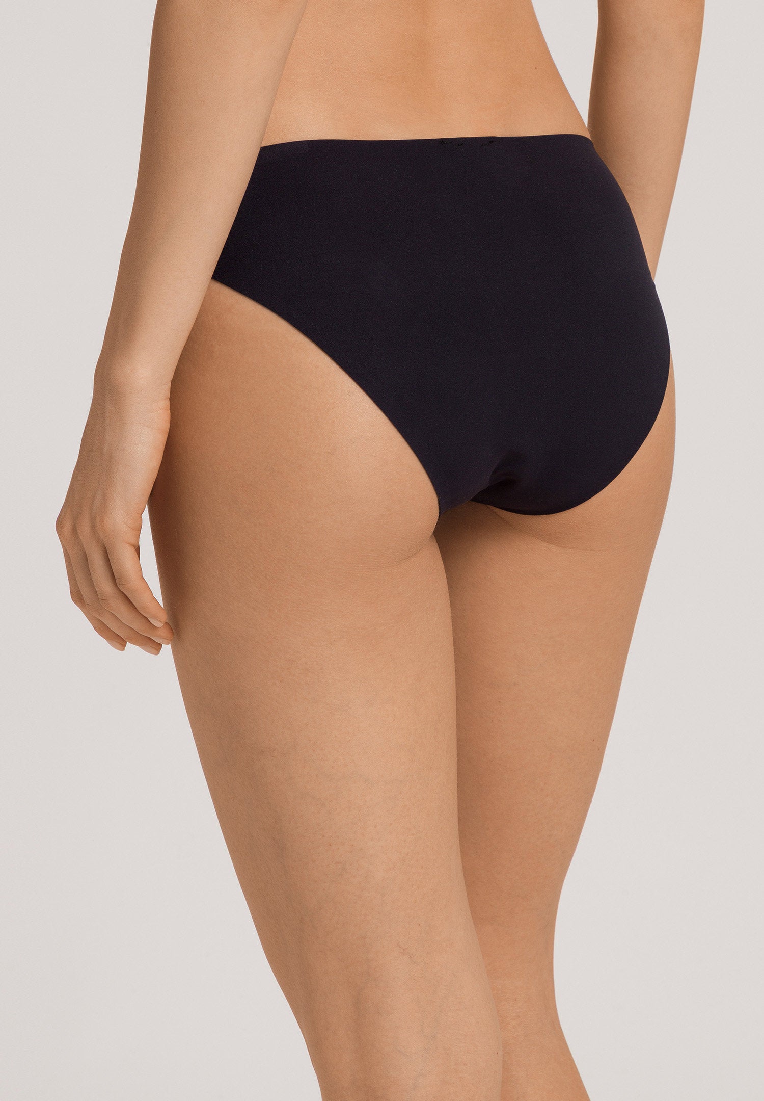 hanro-invisible-touch-mini-briefs-slip-schwarz-nahtlos image 4