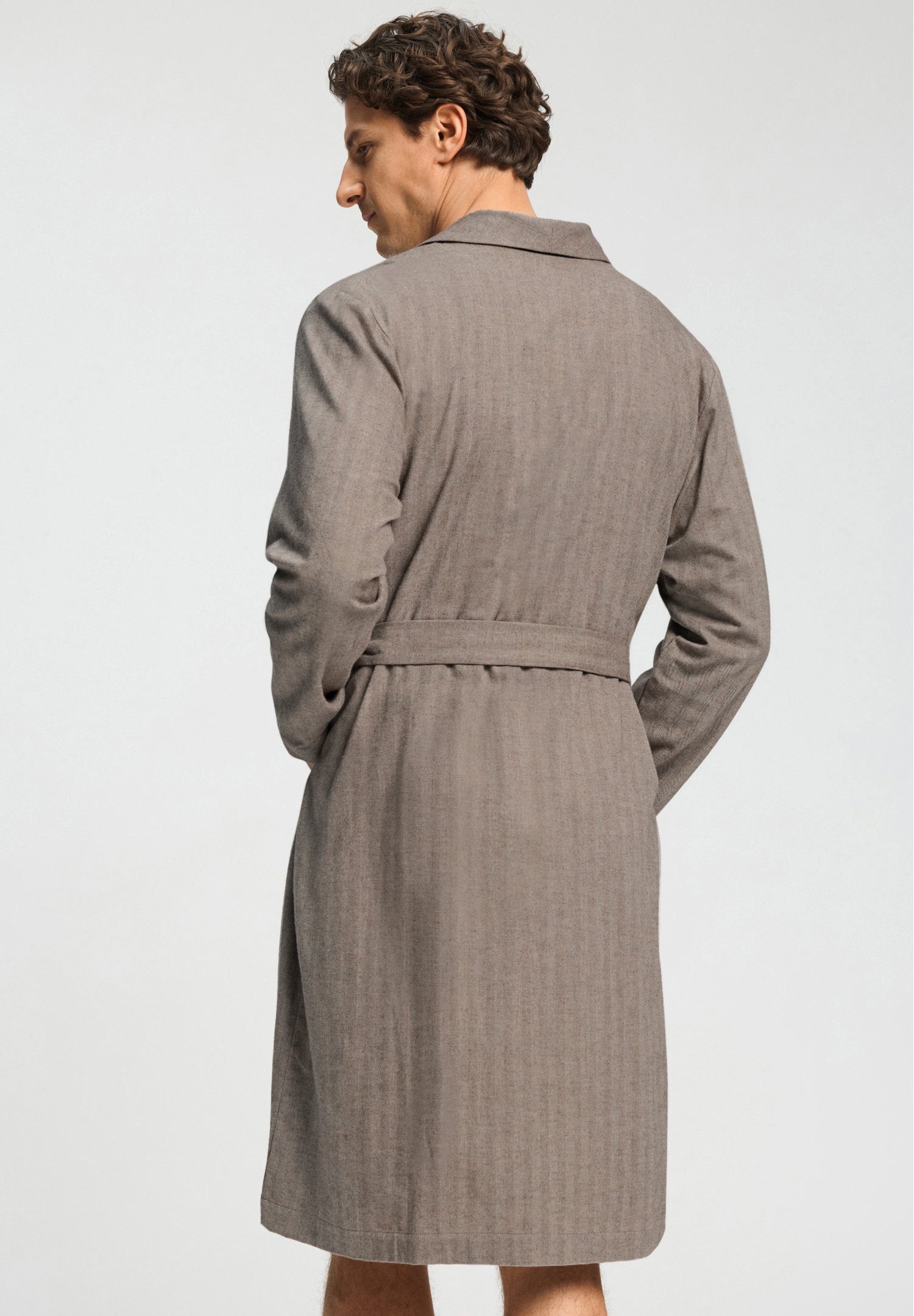hanro-woolen-luxury-robe-earthy-woven-herren-bademantel-wolle image 4