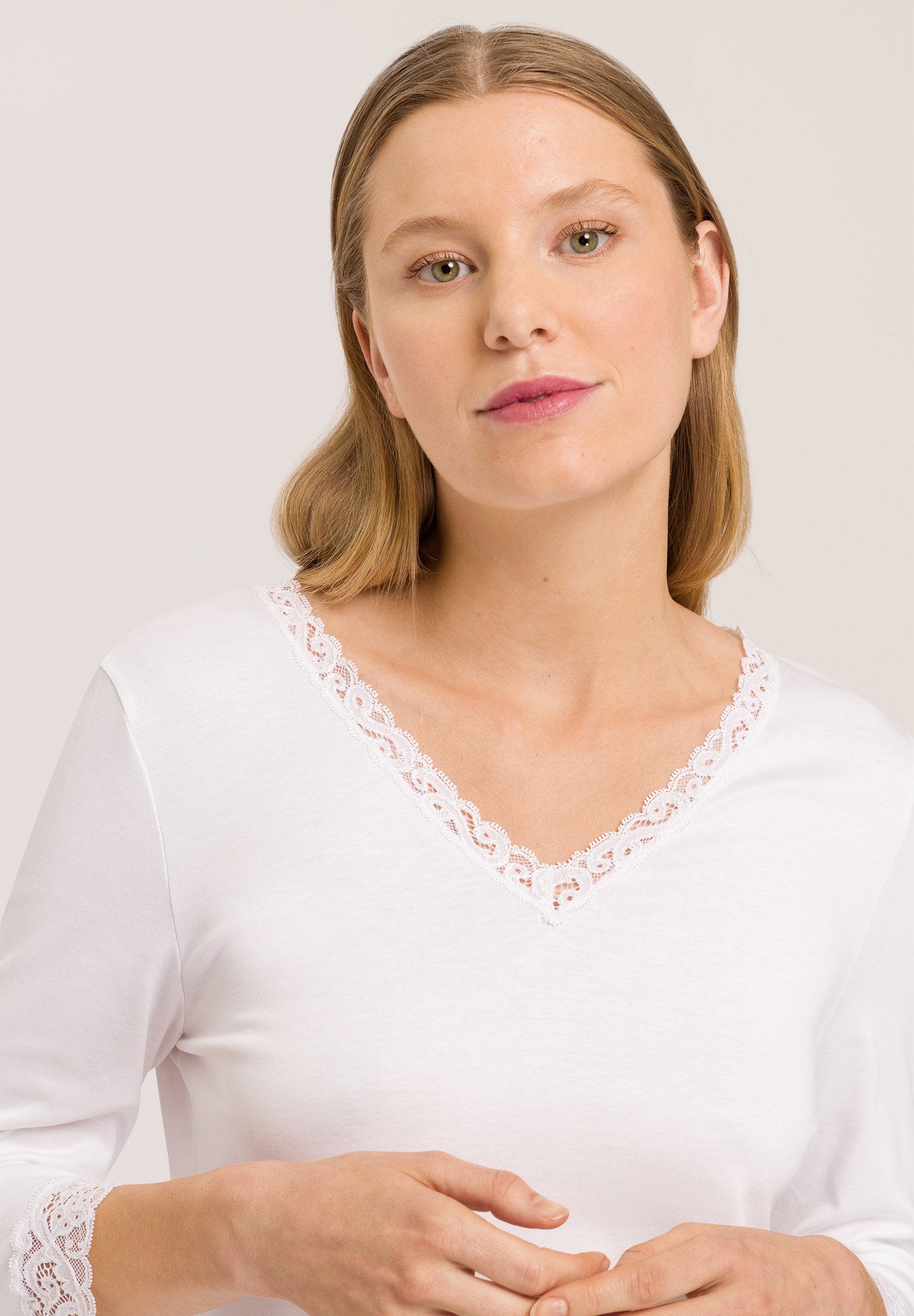 hanro-moments-nachthemd-100cm-3-4-arm-wei-baumwolle-spitze image 6