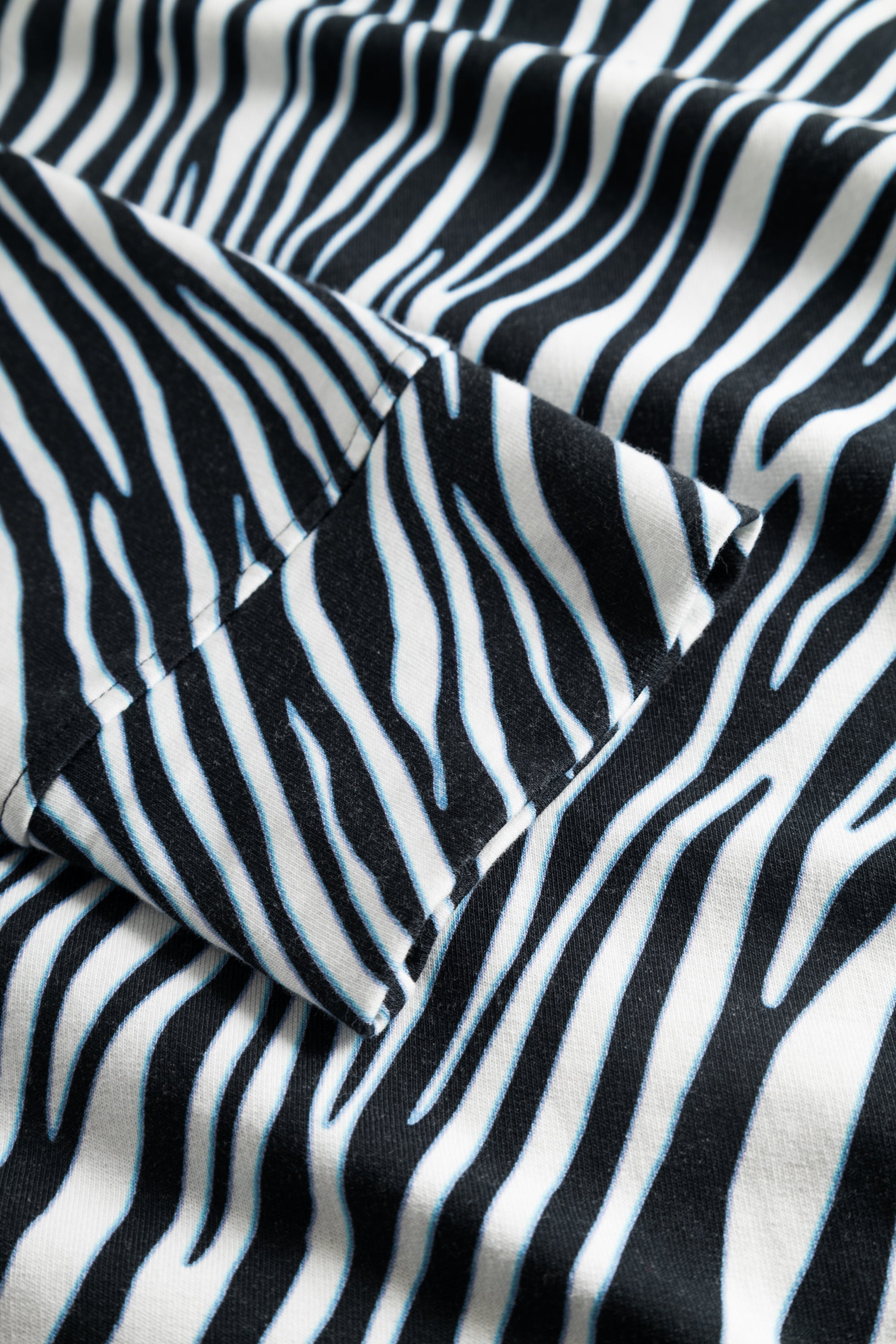 r-sch-be-happy-jacke-schwarz-zebra-college-stil image 7