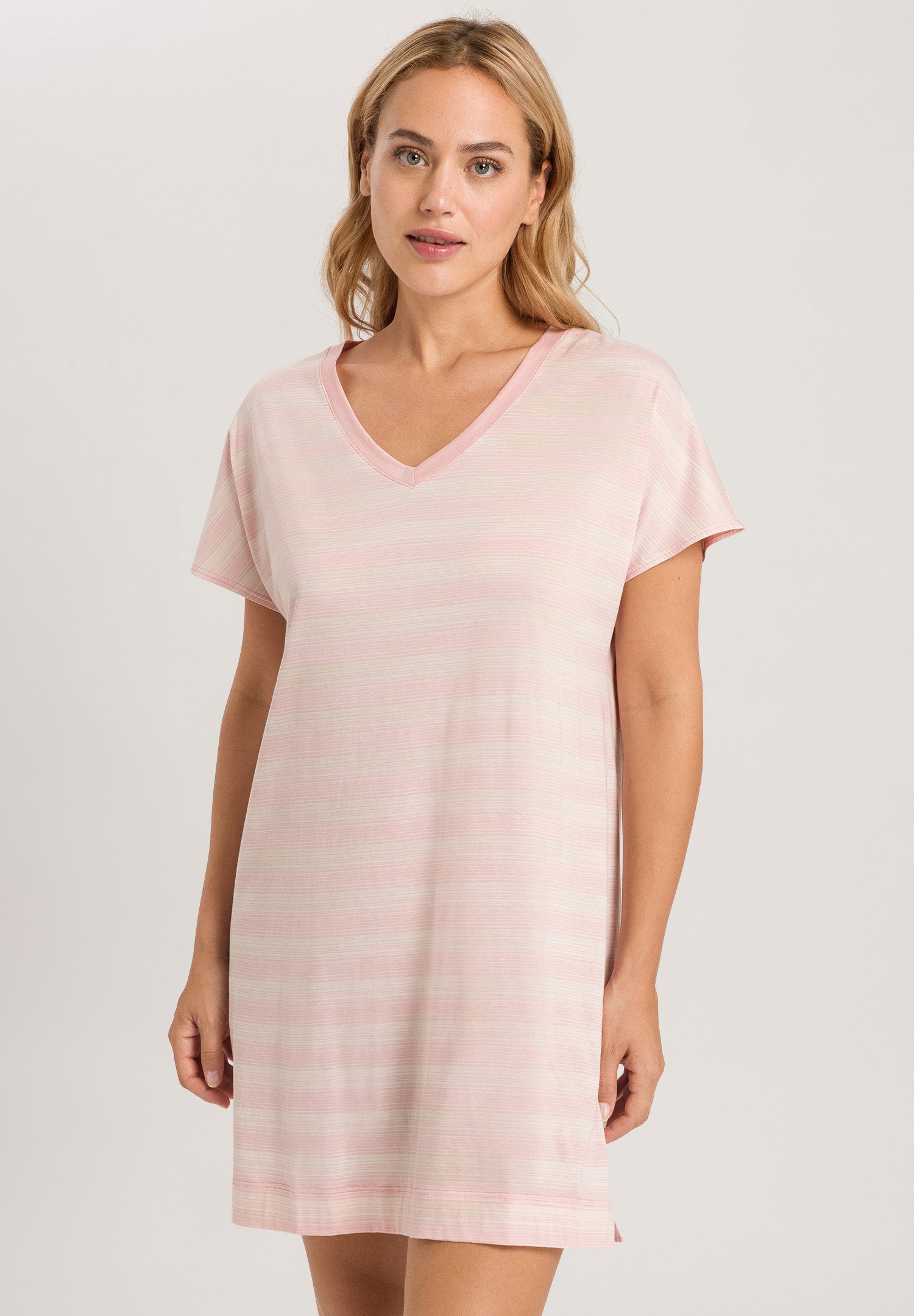 hanro-laura-nachthemd-85cm-kurzarm-coral-stripes-modal image 2