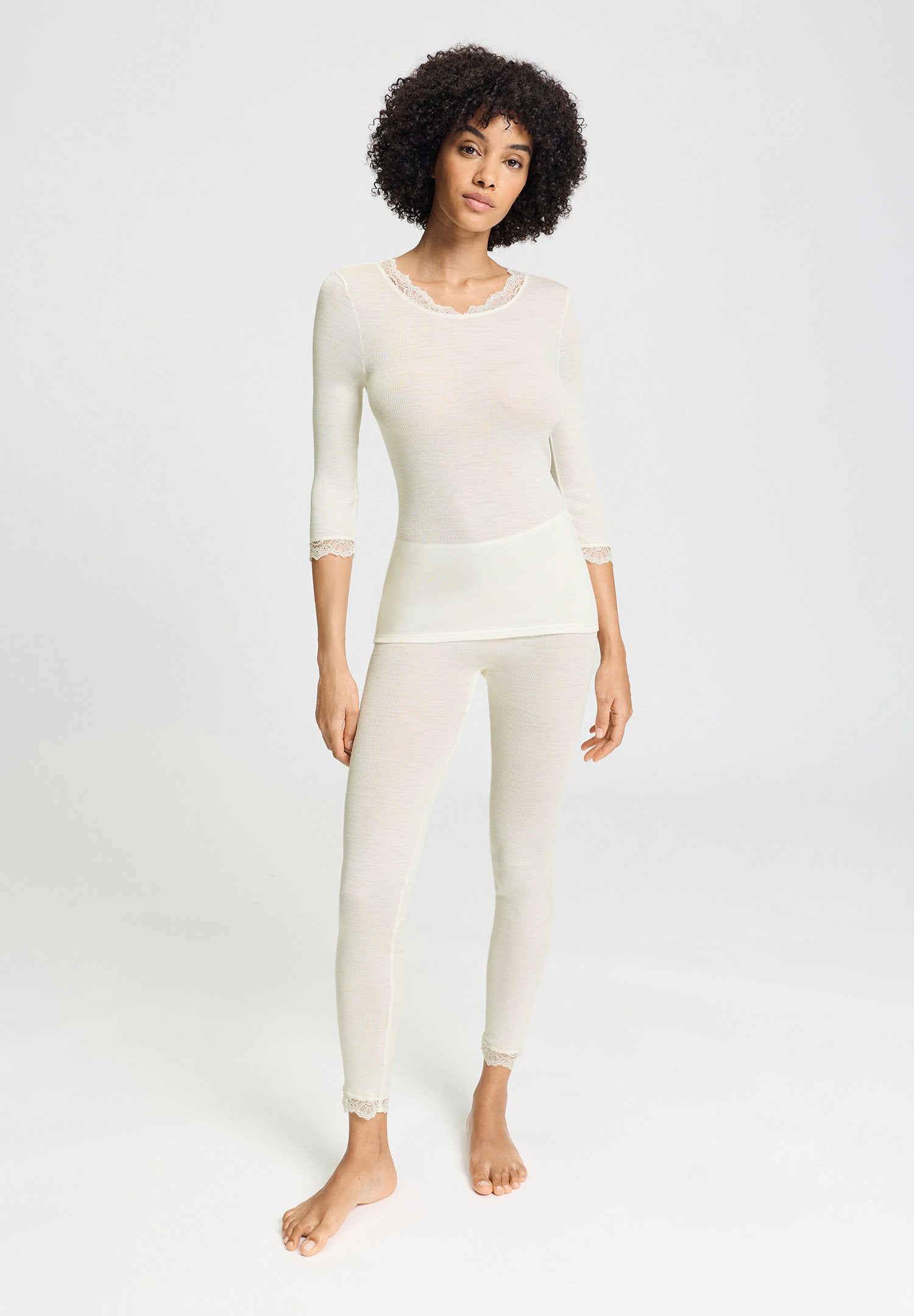 hanro-woolen-lace-3-4-shirt-misty-white-wolle-seide image 5