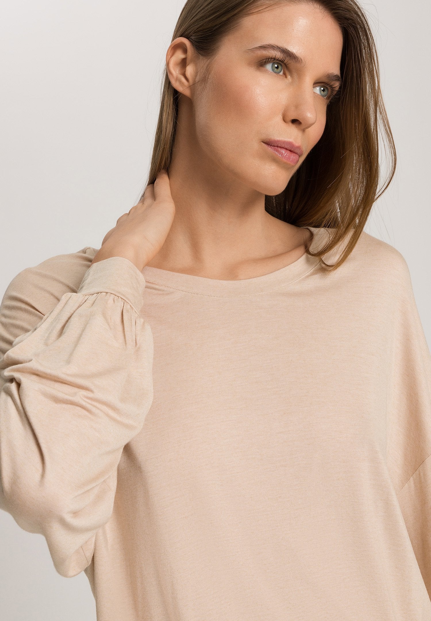 hanro-natural-wear-langarmshirt-coffee-quartz-kaschmir image 6