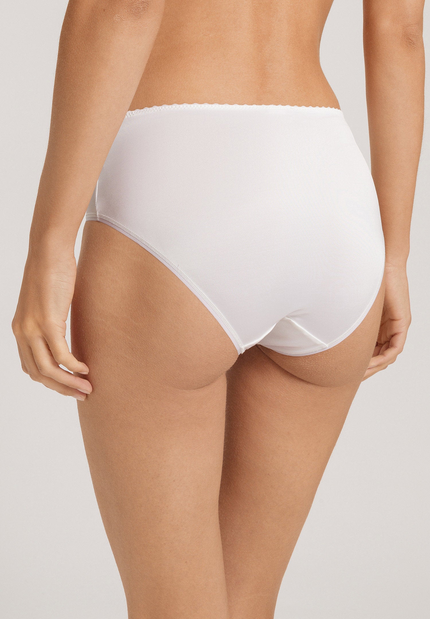hanro-satin-deluxe-midi-briefs-slip-off-white-viskose image 4