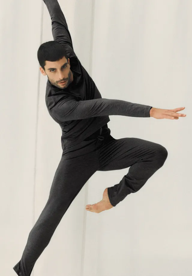 hanro-casuals-l-slv-shirt-v-neck-charcoal-melange-viskose image 1