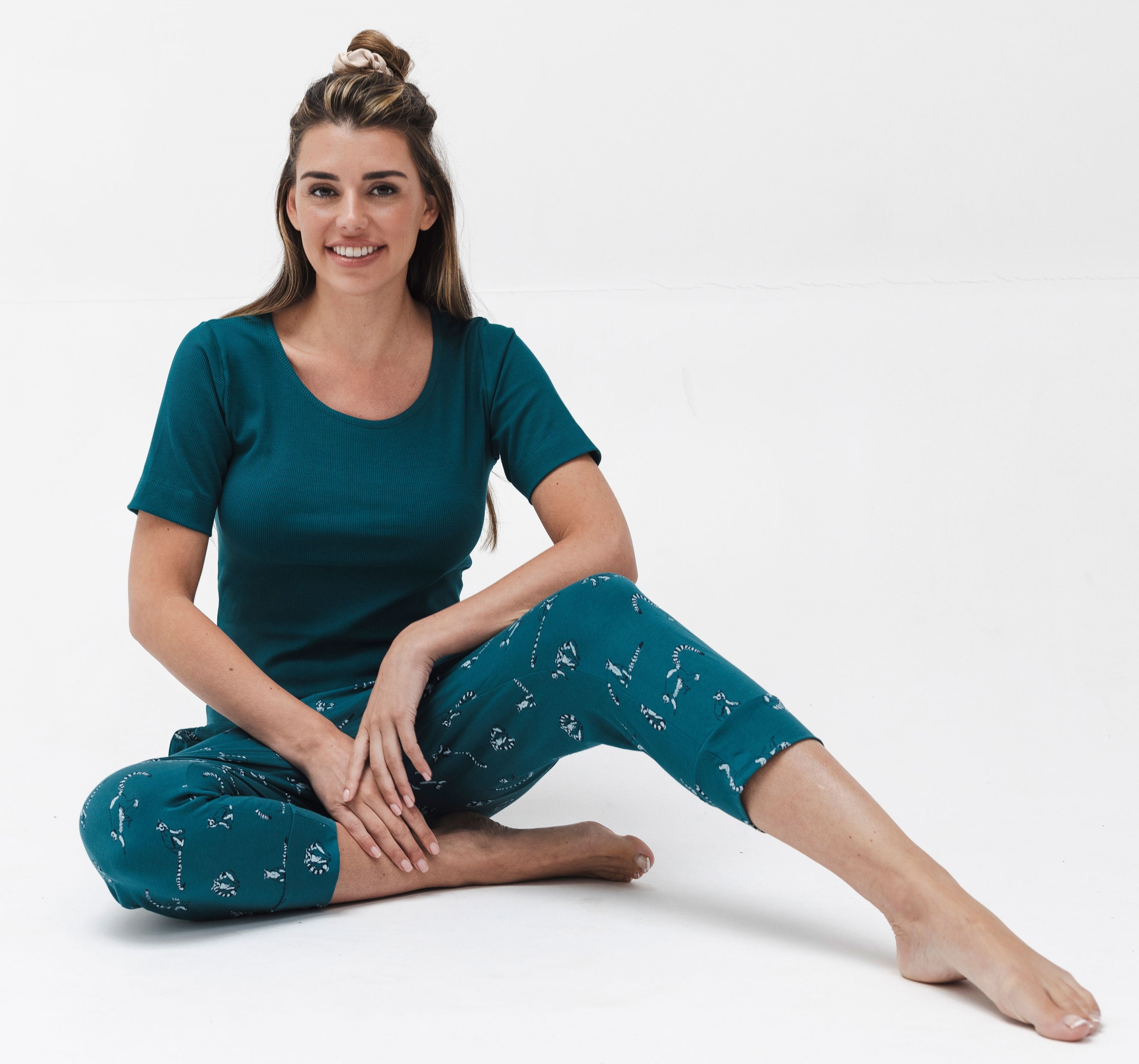 rebelle-maki-pyjama-t-rkis-mit-caprihose-bio-baumwolle image 4