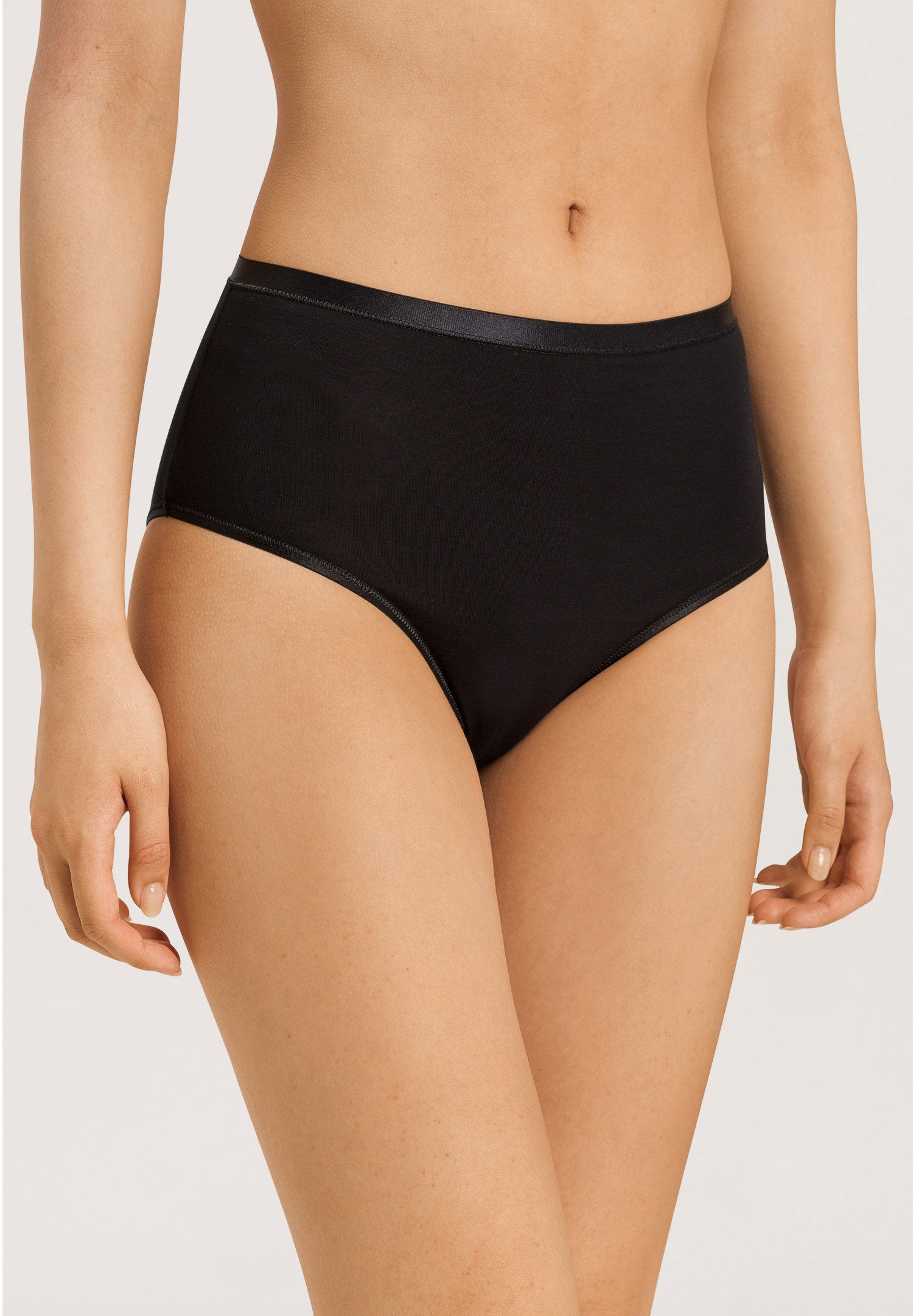 hanro-soft-touch-maxi-slip-schwarz-micromodal image 2